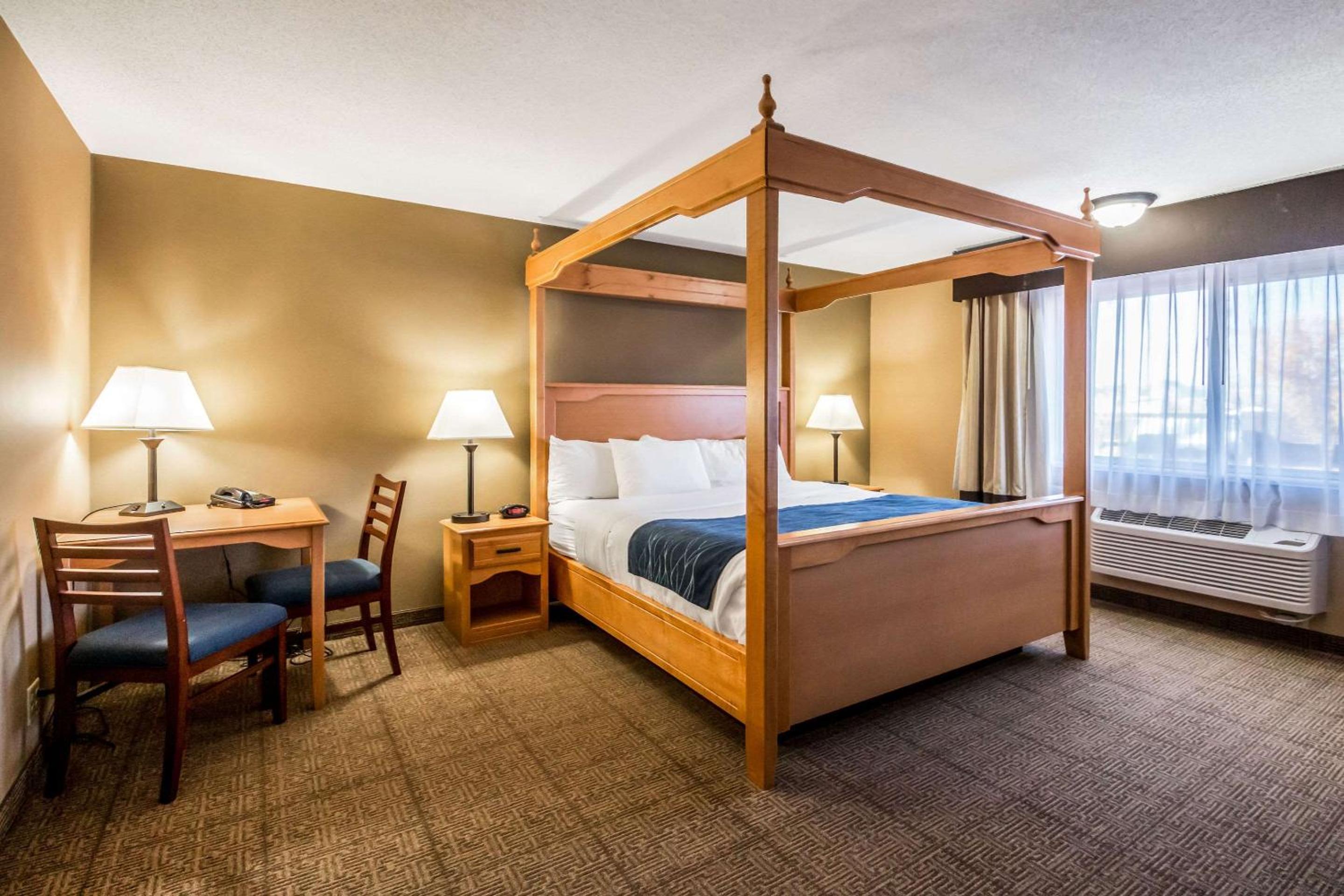 King Suite - Photo 1