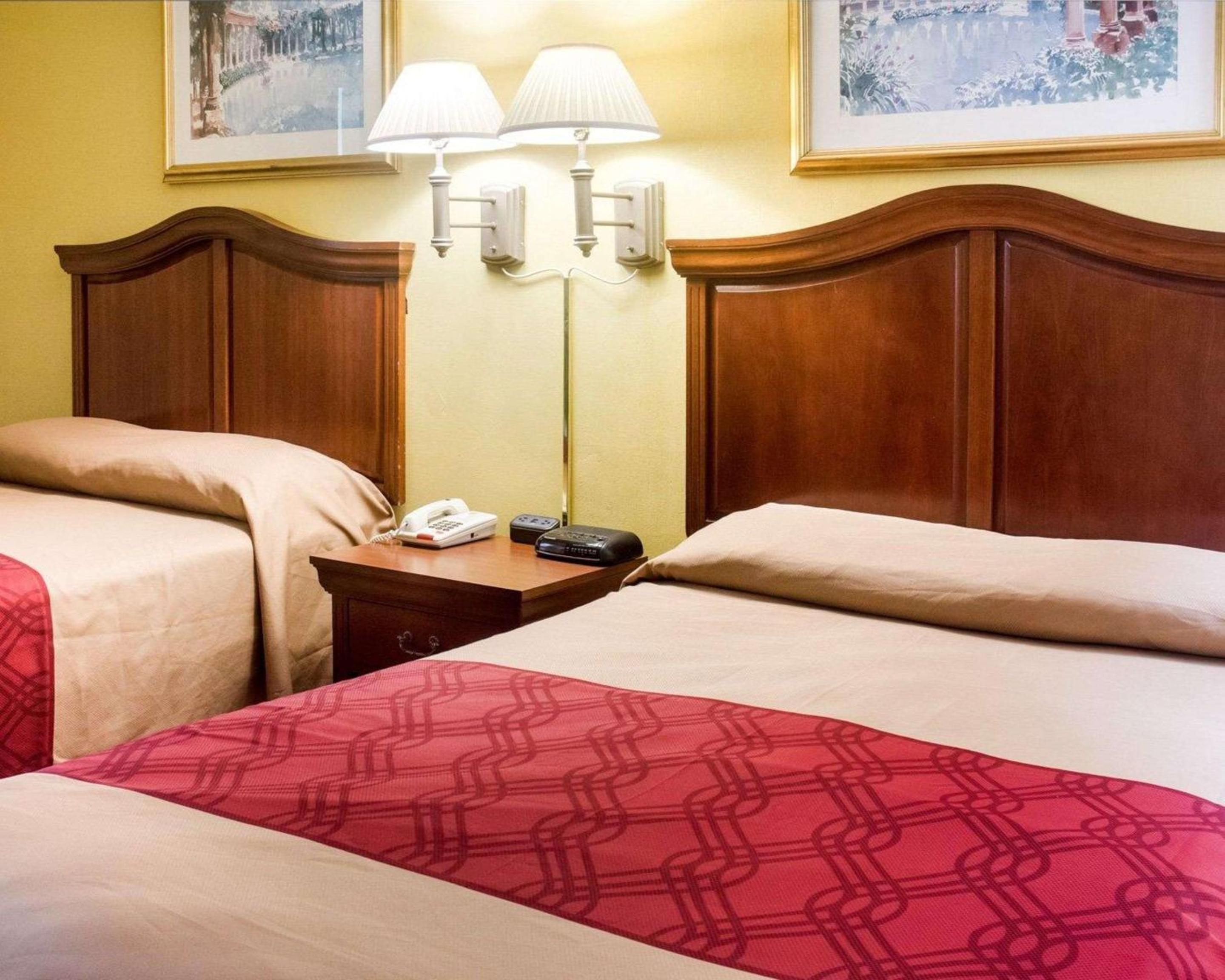 Double Room With Two Double Beds - Non-Smoking photo 1