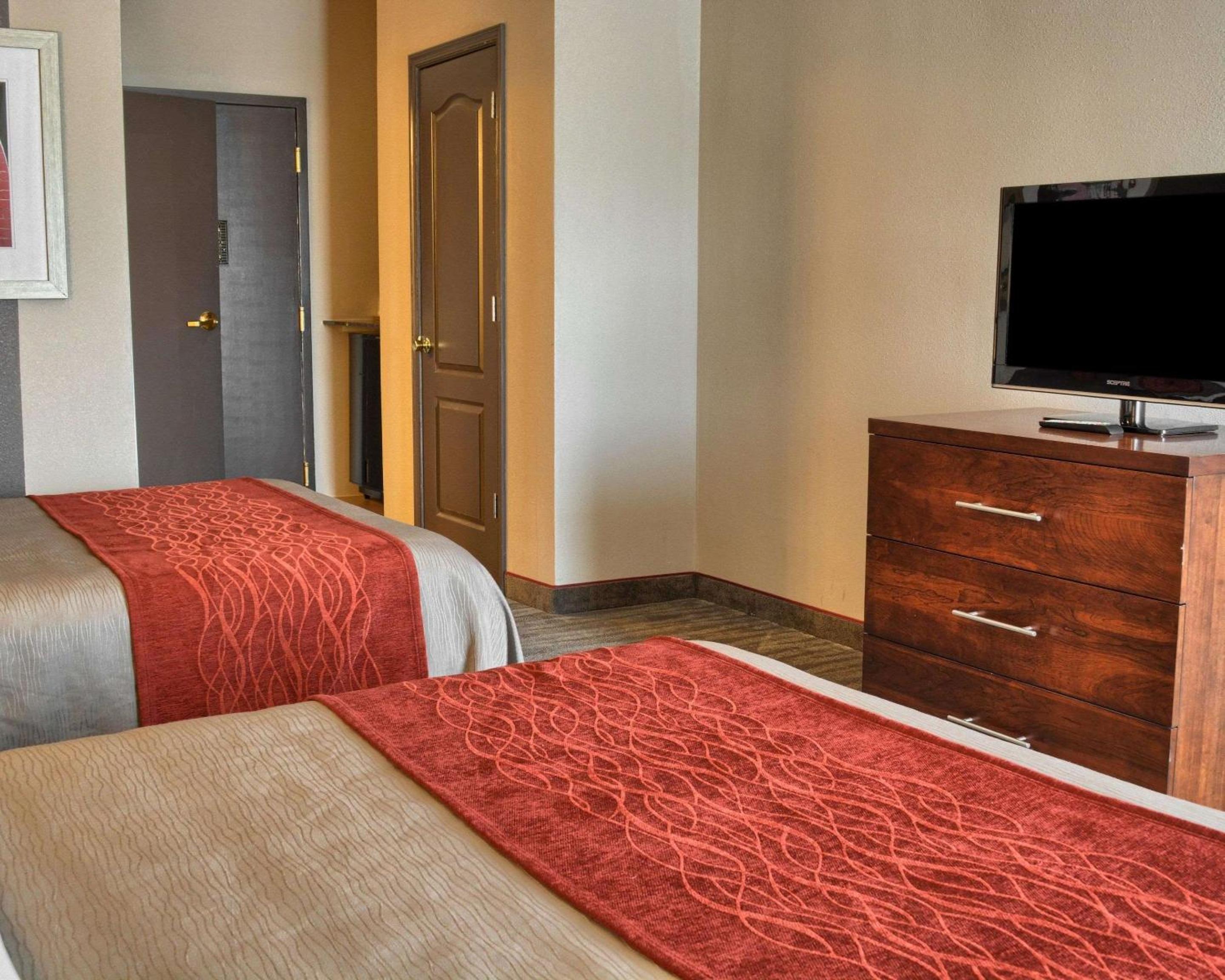 Double Room With Two Double Beds Non-Smoking photo 2
