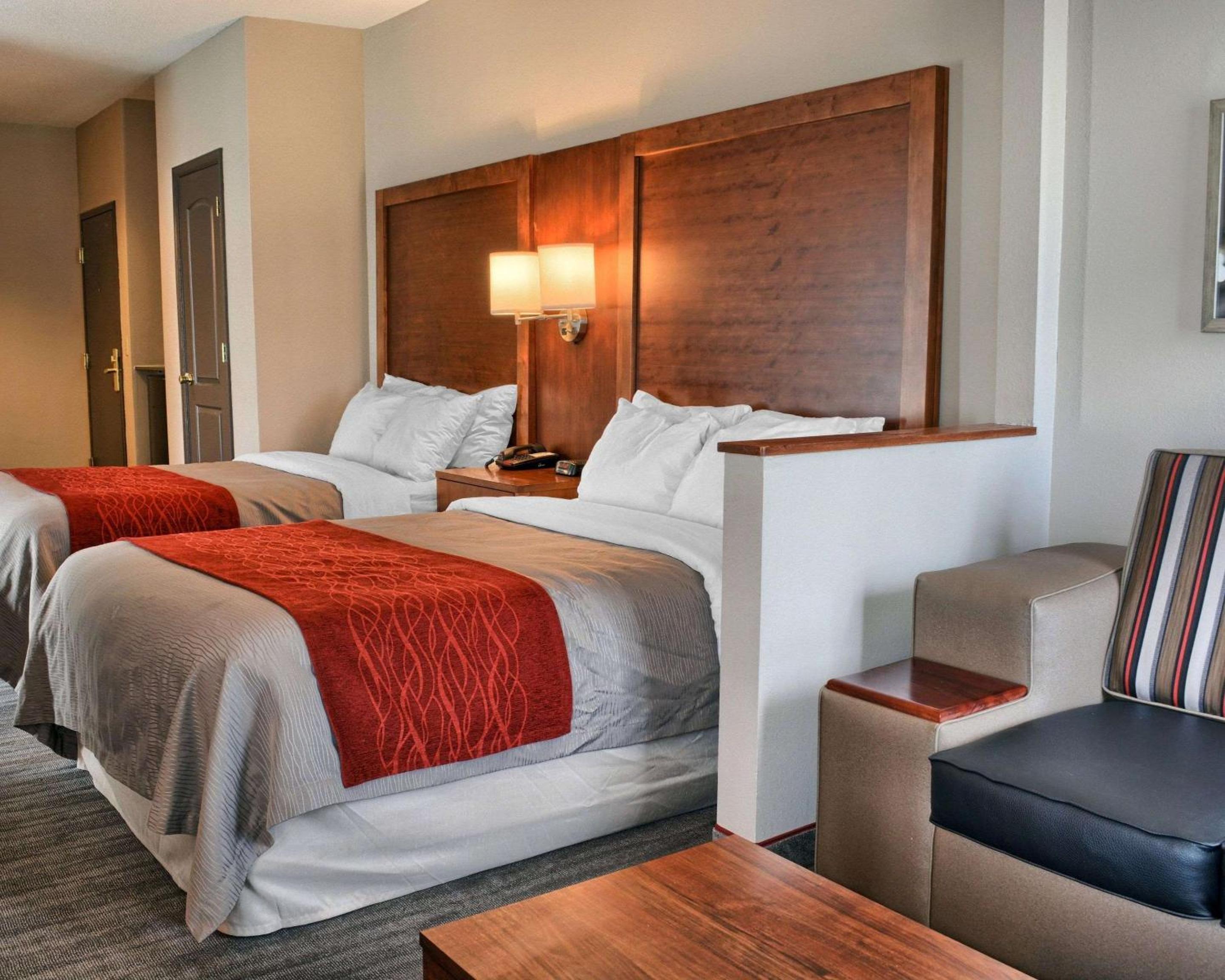 Suite With Two Double Beds - Non-Smoking photo 1