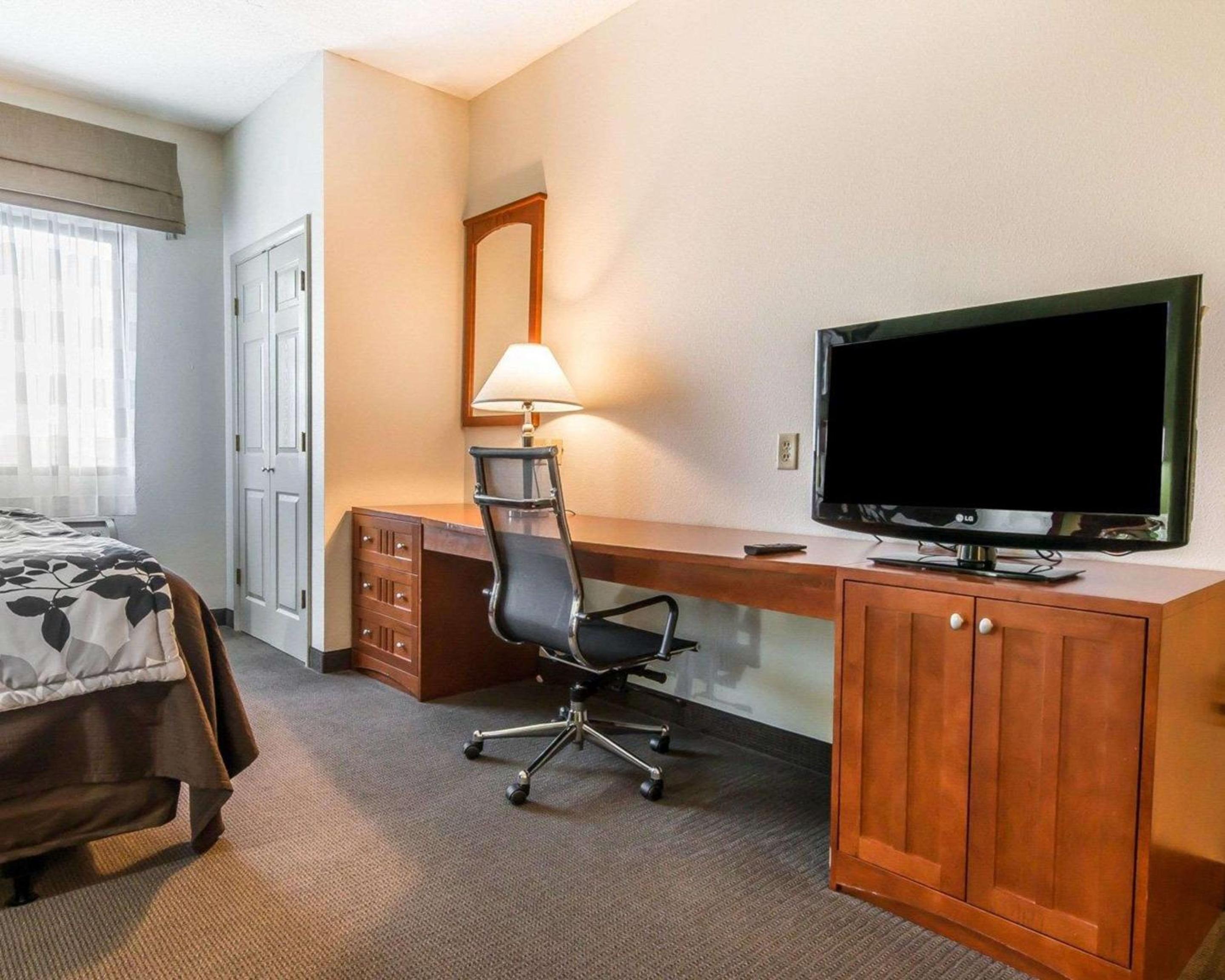 King Room - Disability Access/Non-Smoking - Photo 5