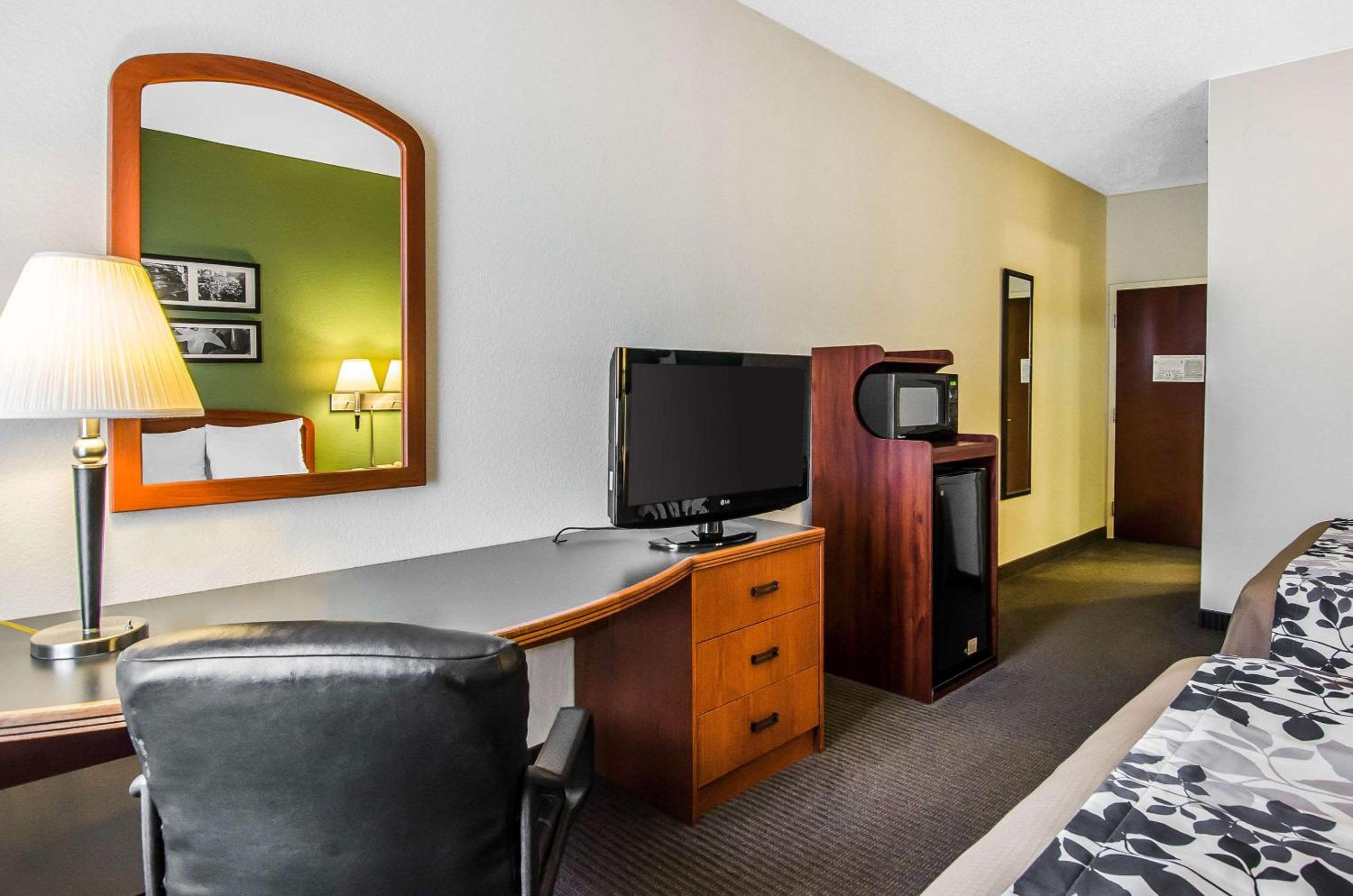 Double Room with Two Double Beds - Non-Smoking - Photo 1