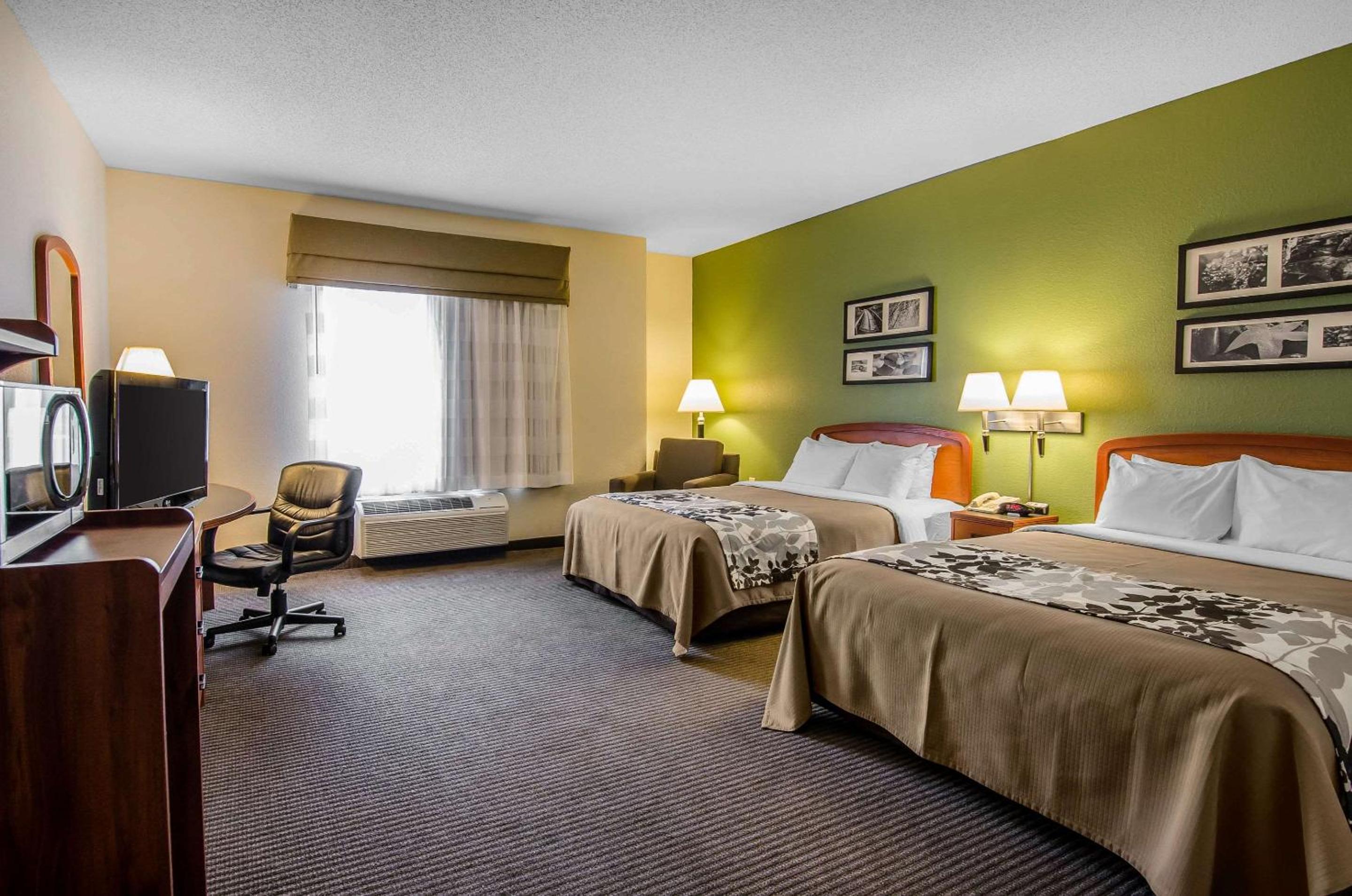 Queen Suite with Two Queen Beds - Accessible/Non-Smoking - Photo 1