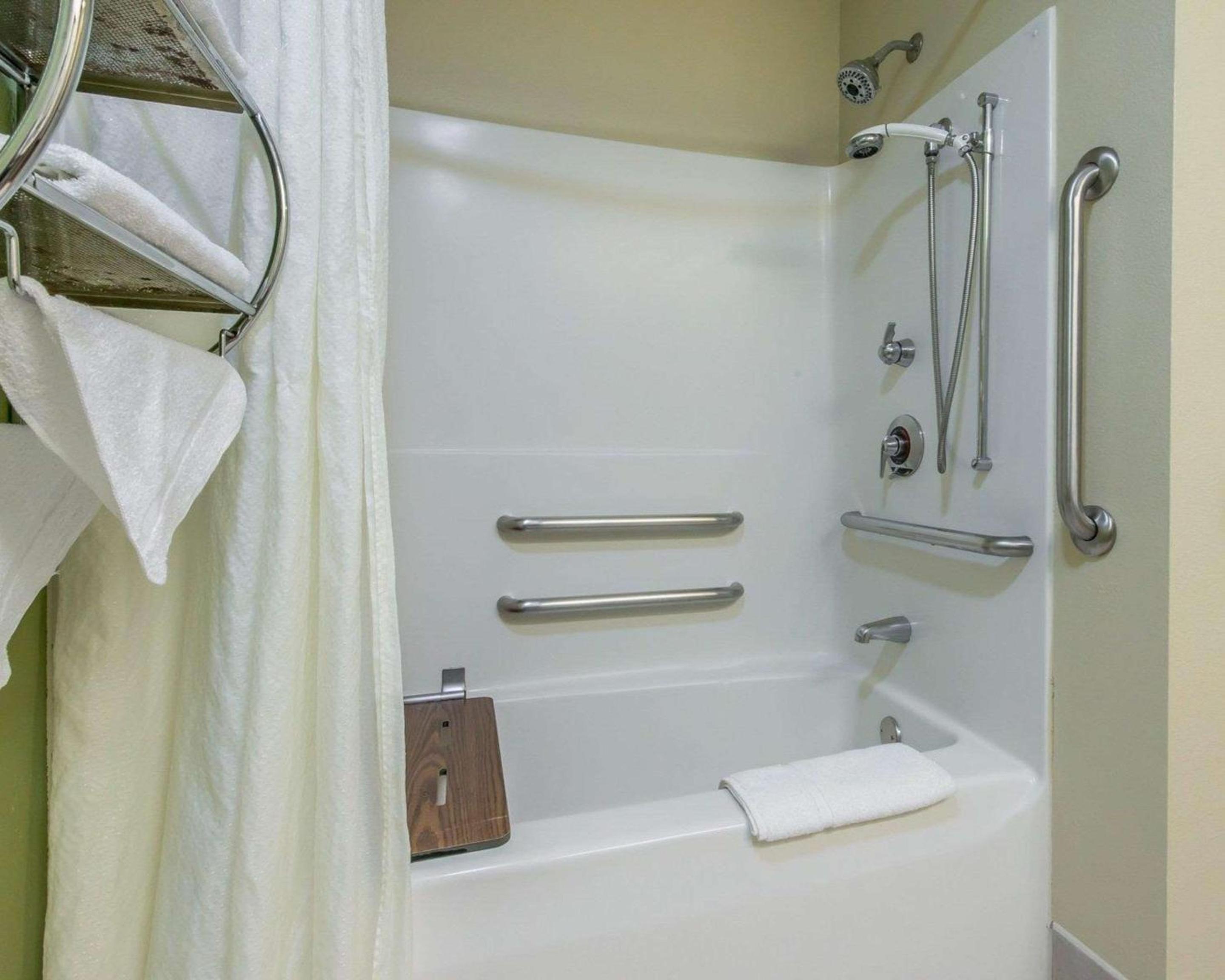 King Room - Disability Access/Non-Smoking - Photo 3