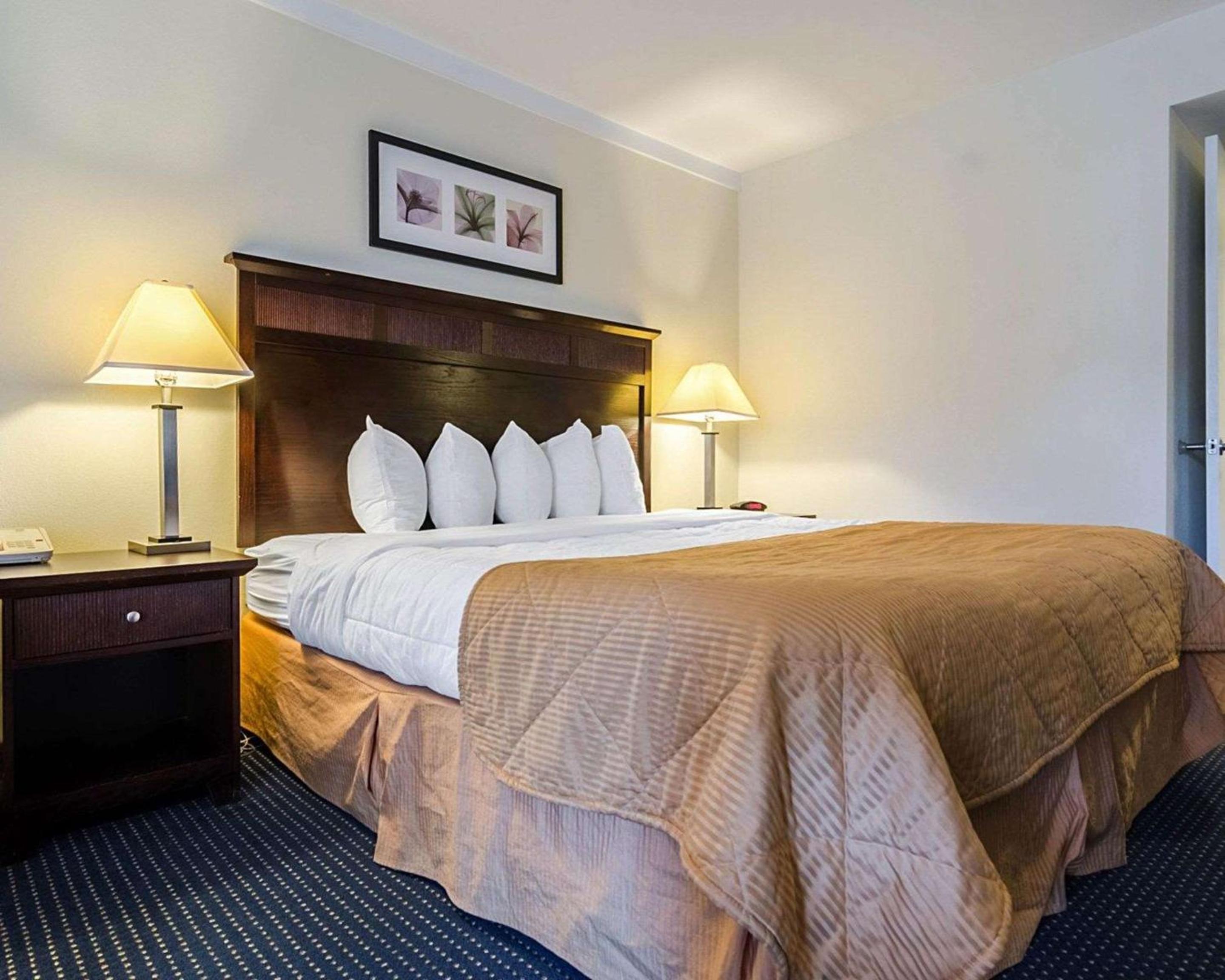King Room - Accessible/Non-Smoking - Photo 2