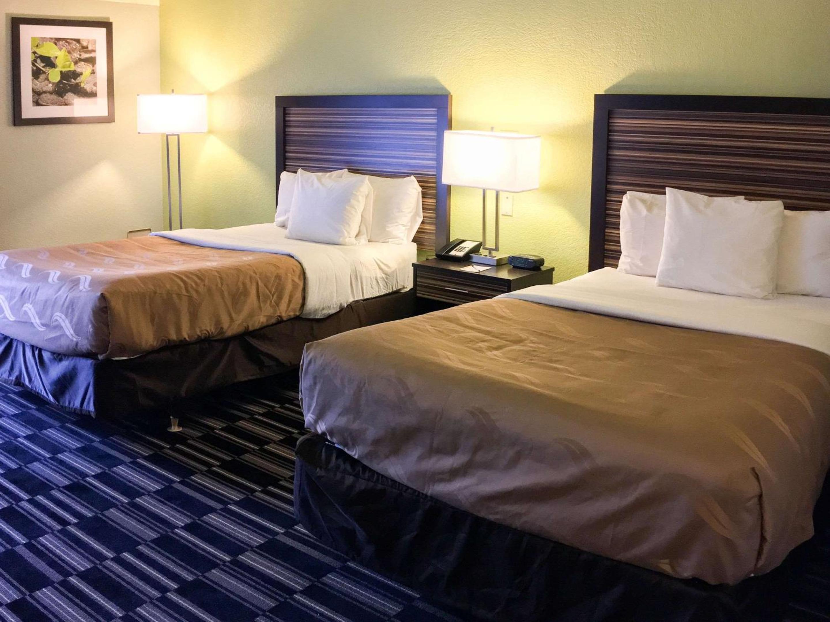 Double Room with Two Double Beds - Accessible/Non-Smoking - Photo 1