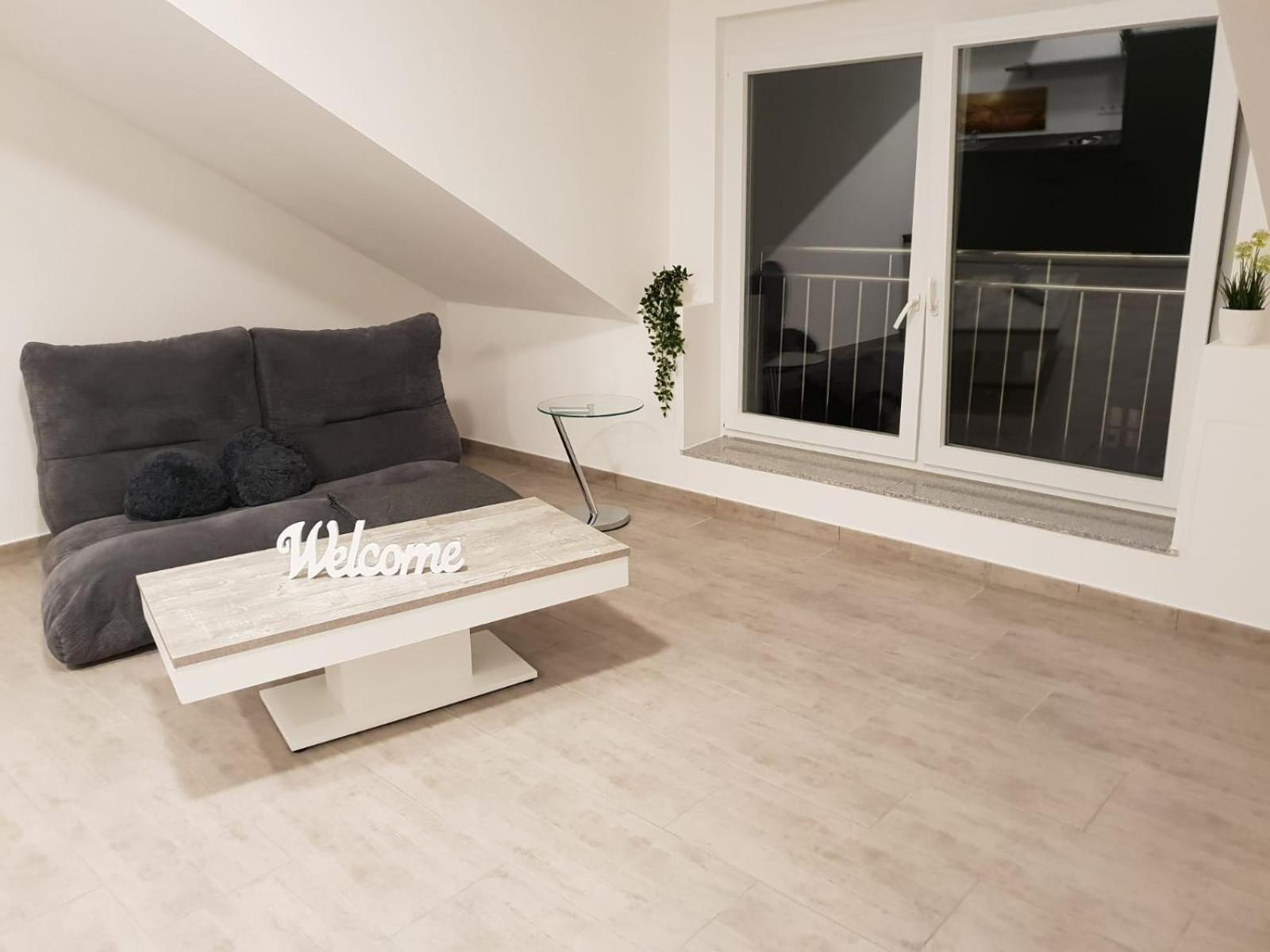 Apartment with Lake View - Photo 7