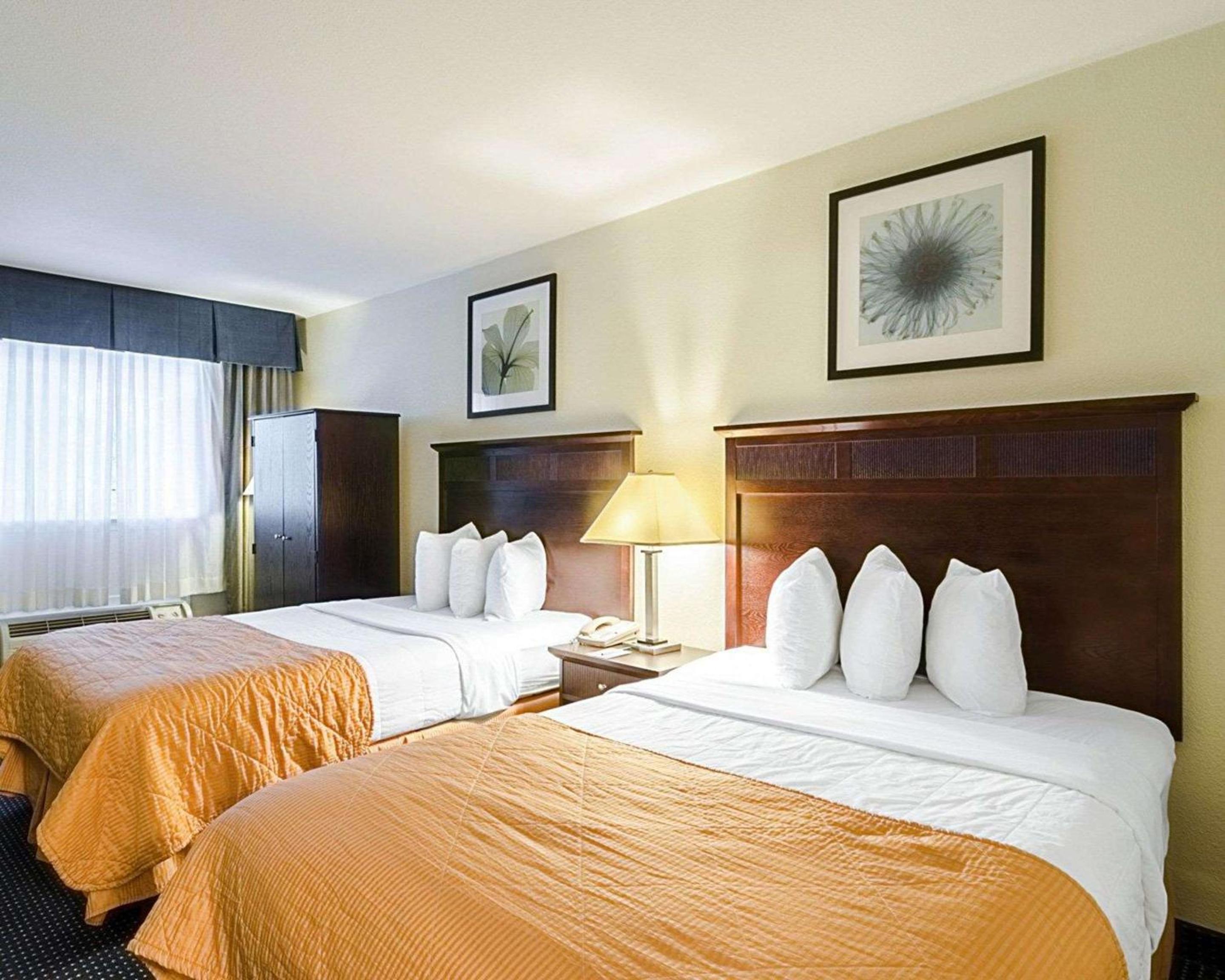 Double Room with Two Double Beds - Photo 3