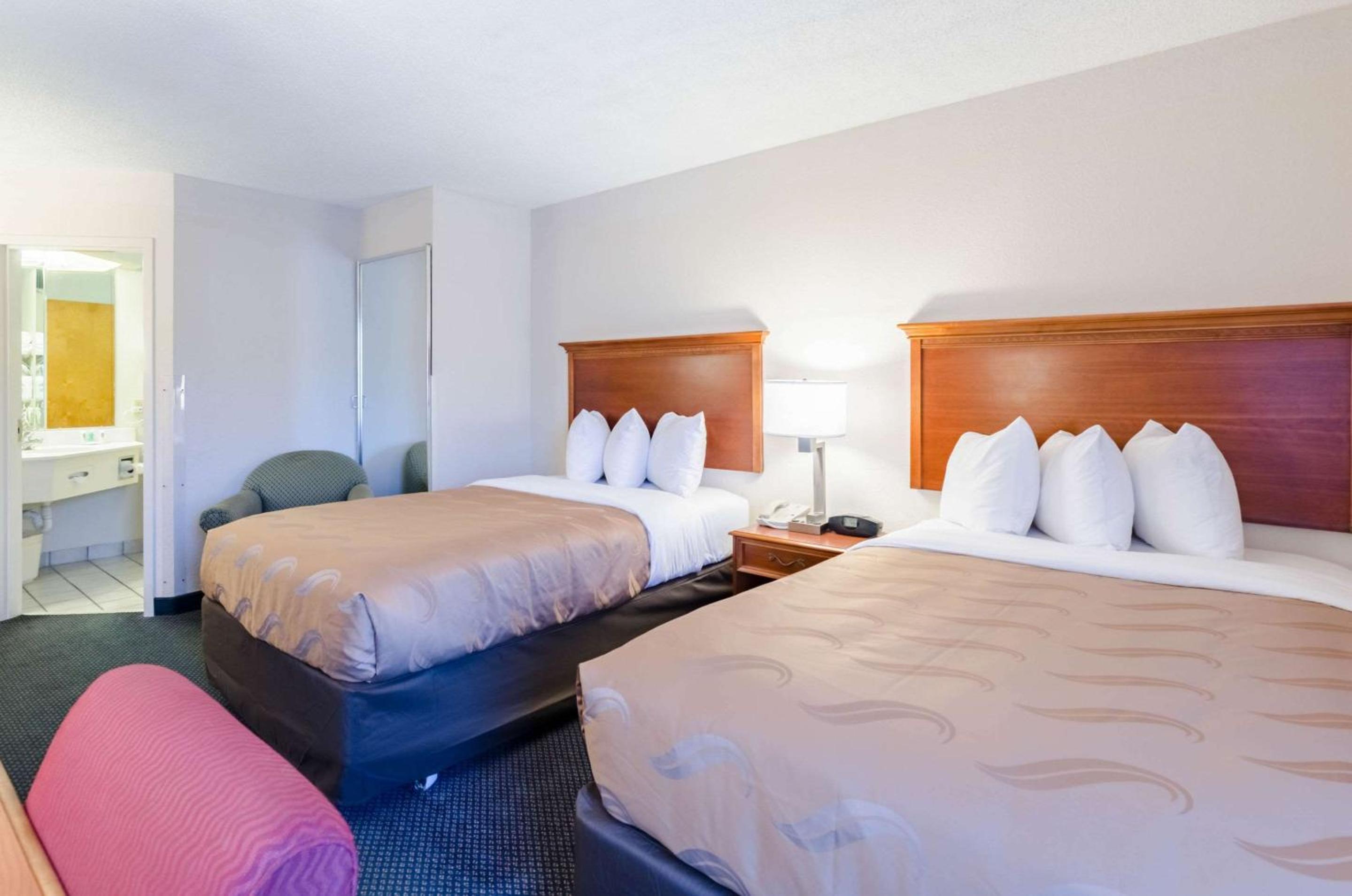 Double Room with Two Double Beds - Non-Smoking photo 1