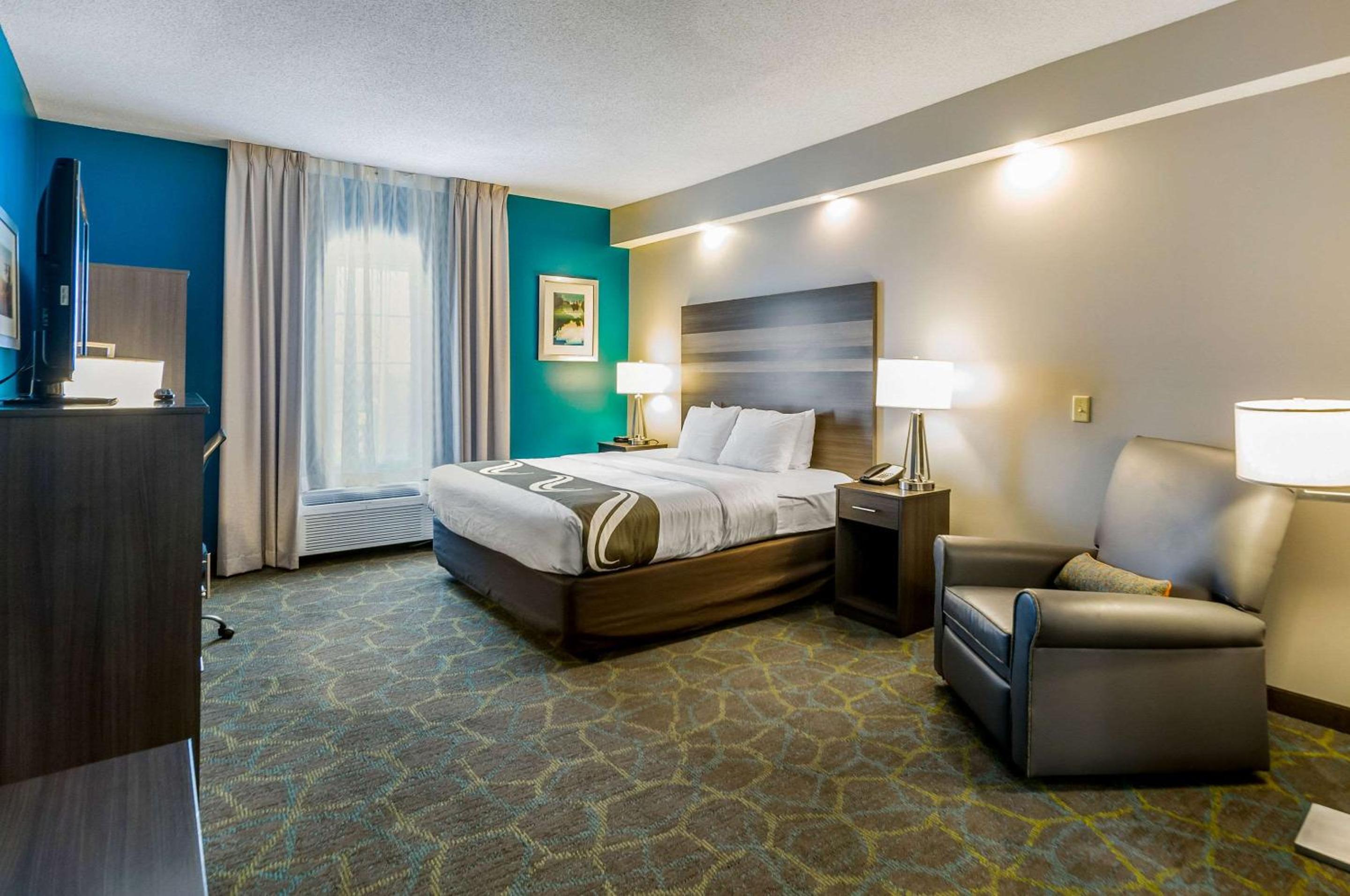King Room - Accessible/Non-Smoking - Photo 1