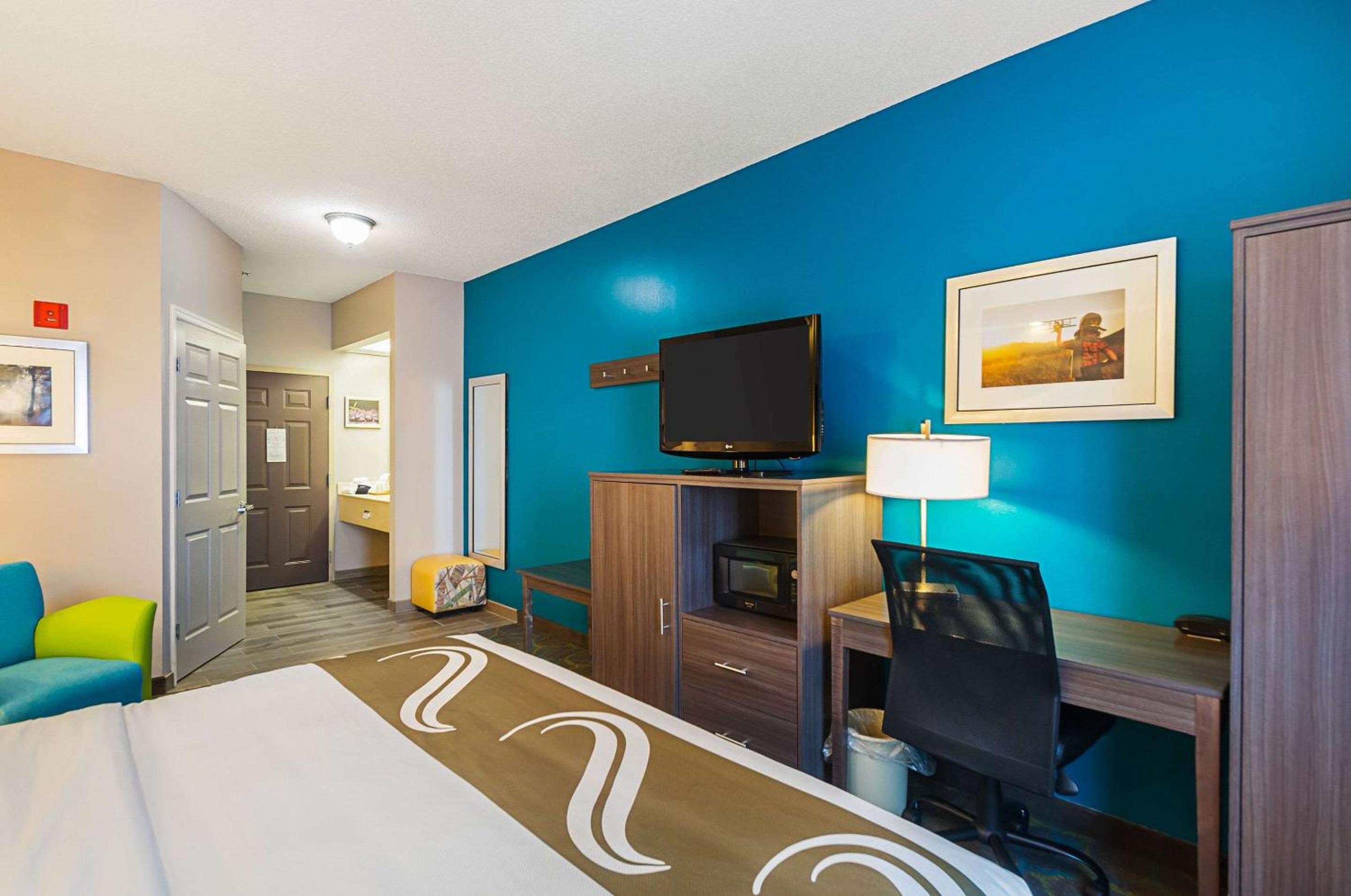 King Room - Non-Smoking - Photo 1