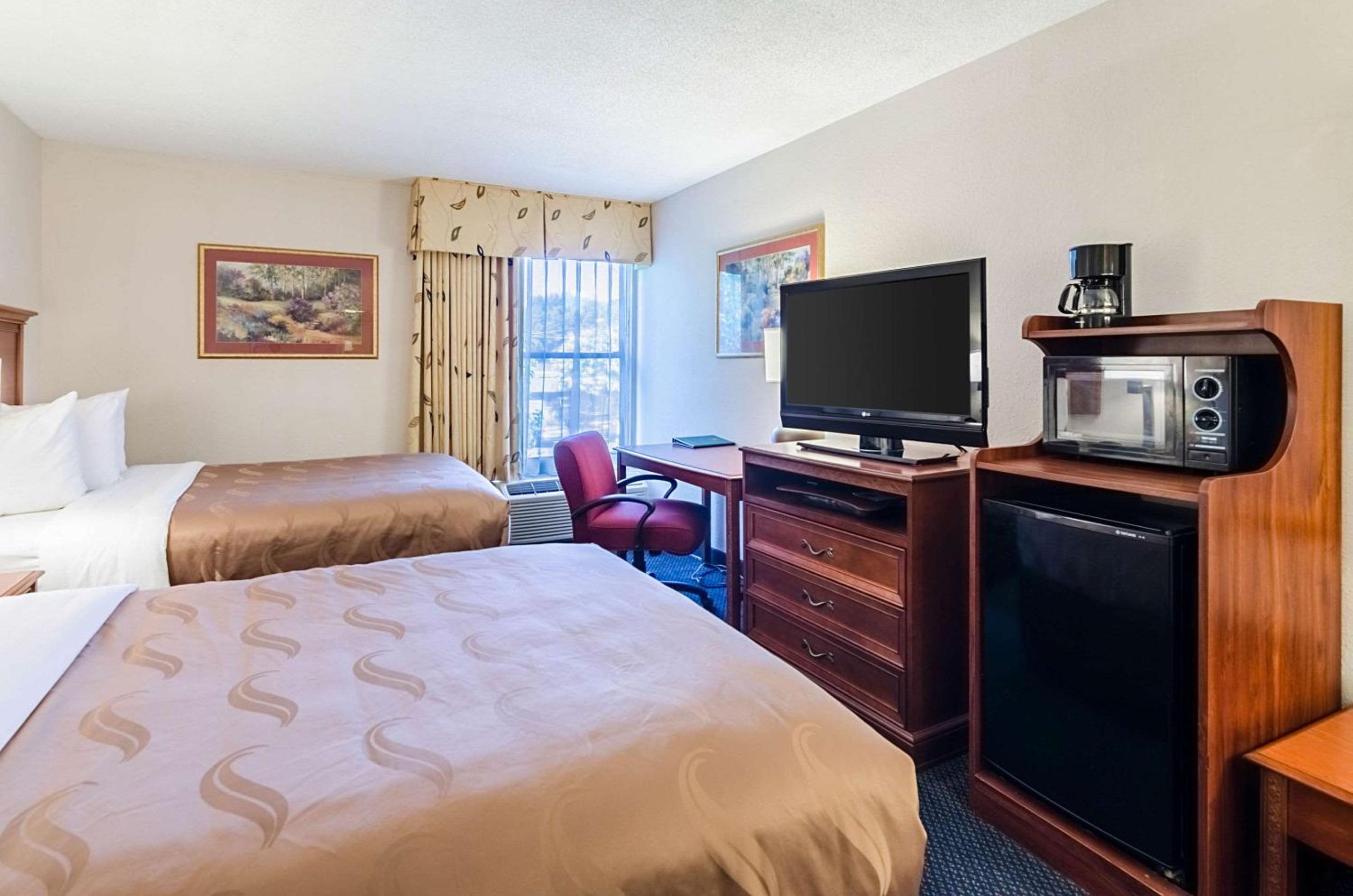 Double Room with Two Double Beds - Non-Smoking photo 2