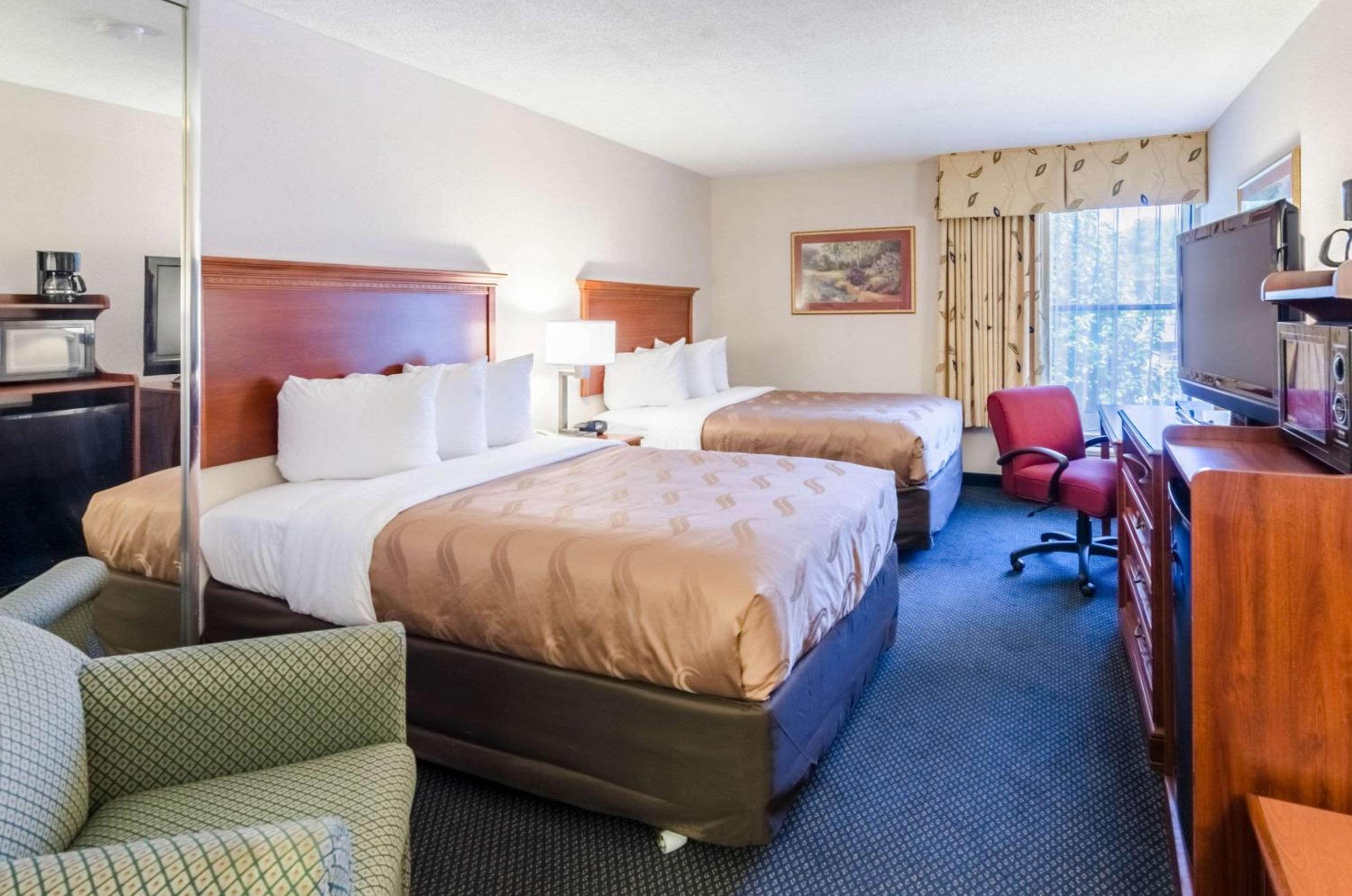 Double Room with Two Double Beds - Non-Smoking photo 3