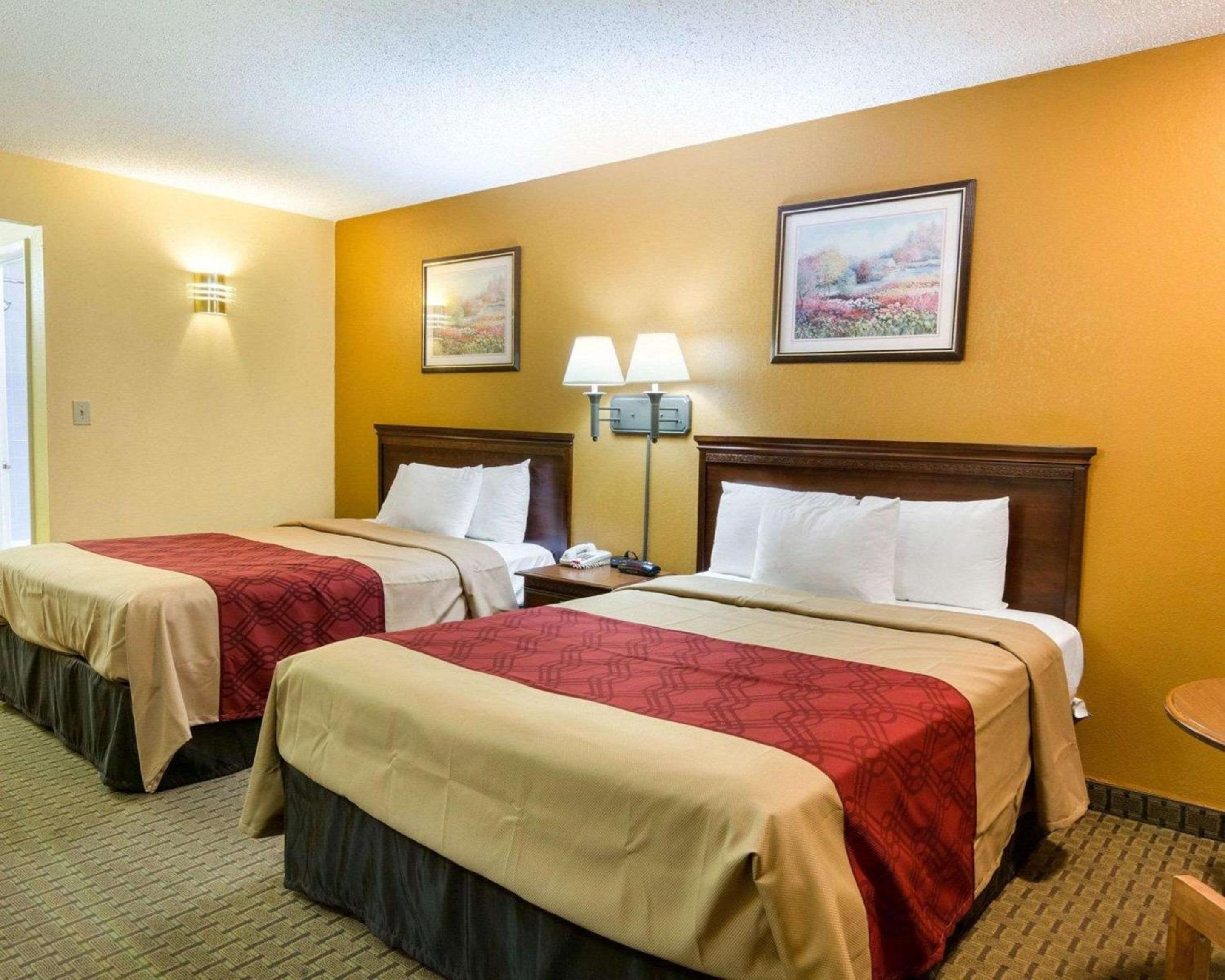 Queen Room with Two Queen Beds - Smoking - Photo 1