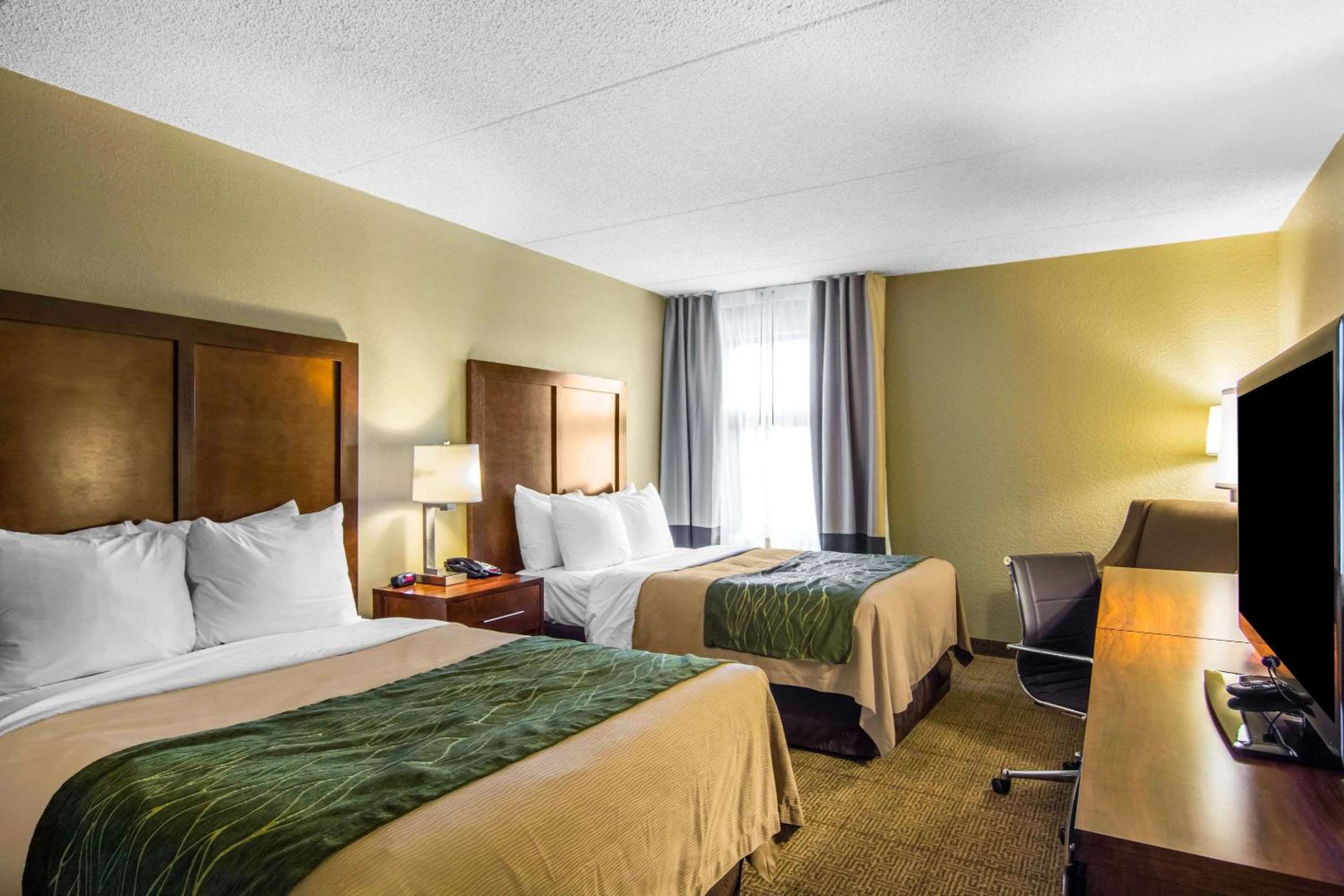 Double Room With Two Double Beds - Non-Smoking - Photo 2
