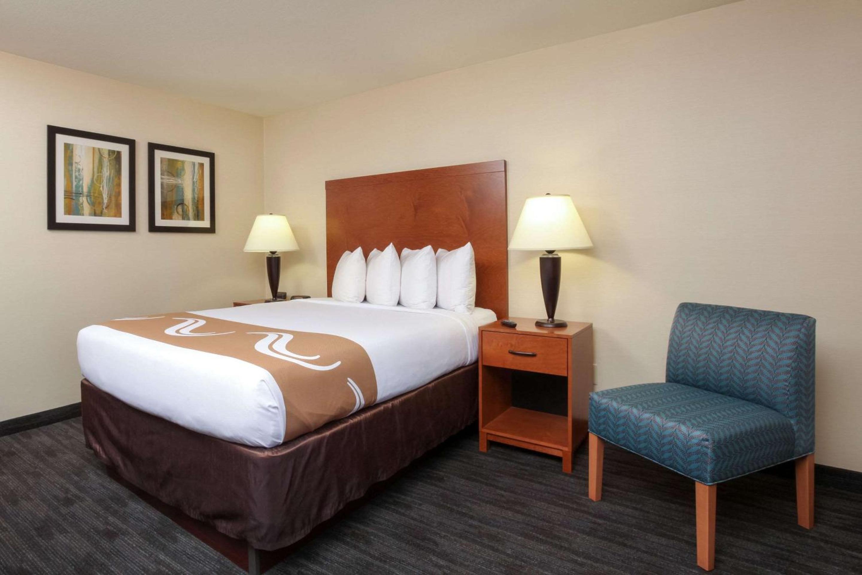 King Room - Accessible/Non-Smoking photo 2