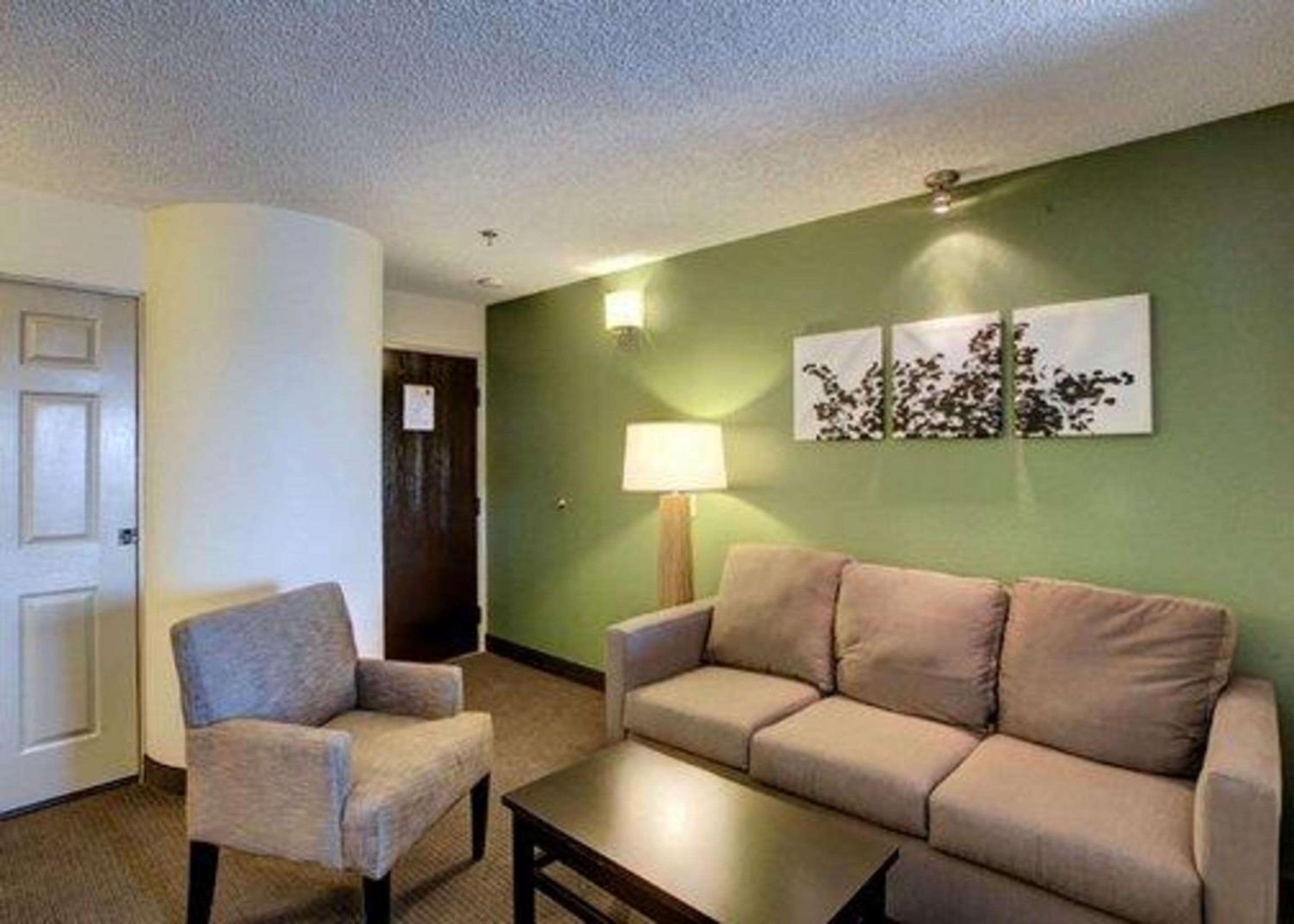 King Suite with Sofa Bed - Non-Smoking - Photo 1