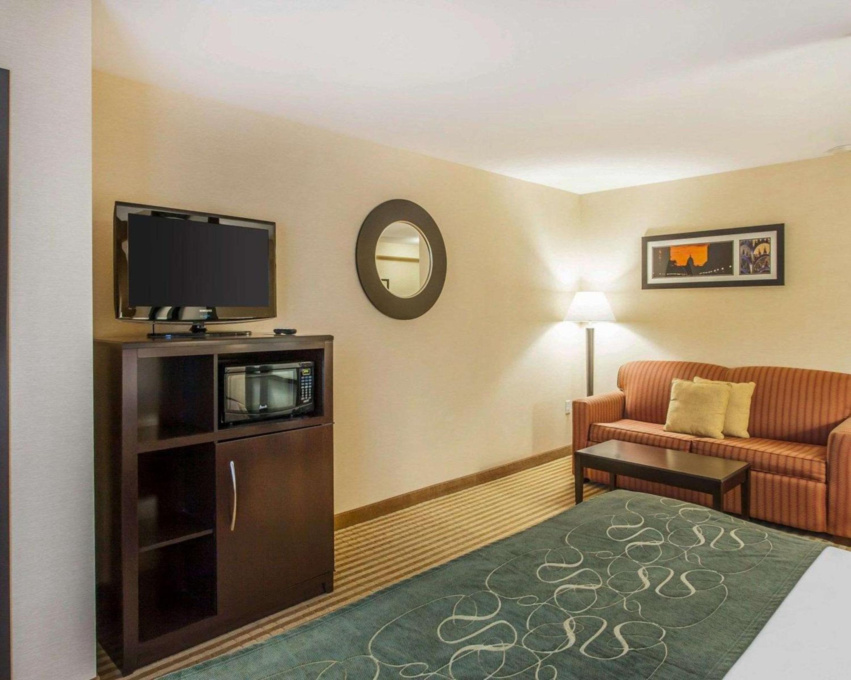 King Suite - Photo 2