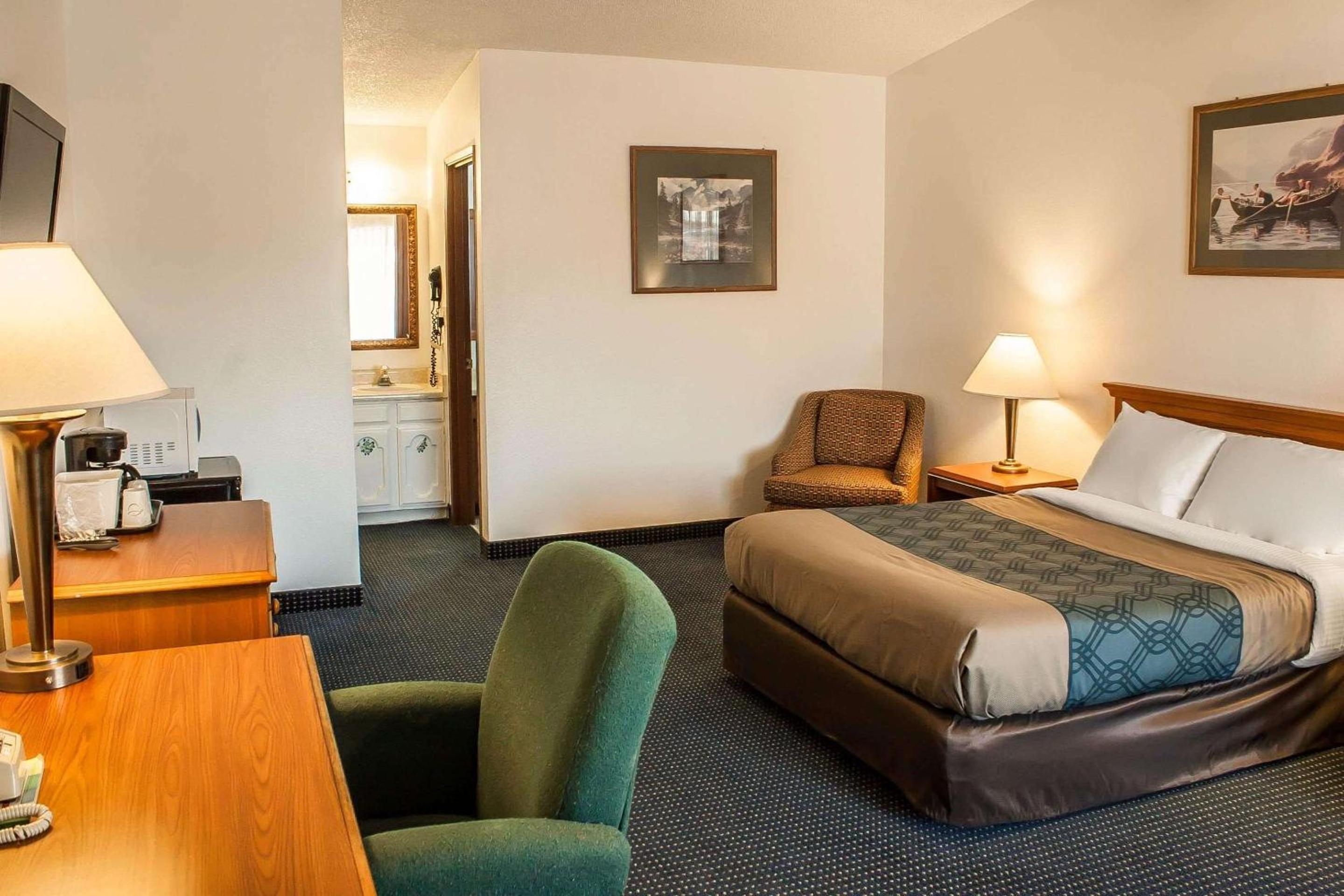 King Room - Non-Smoking photo 1