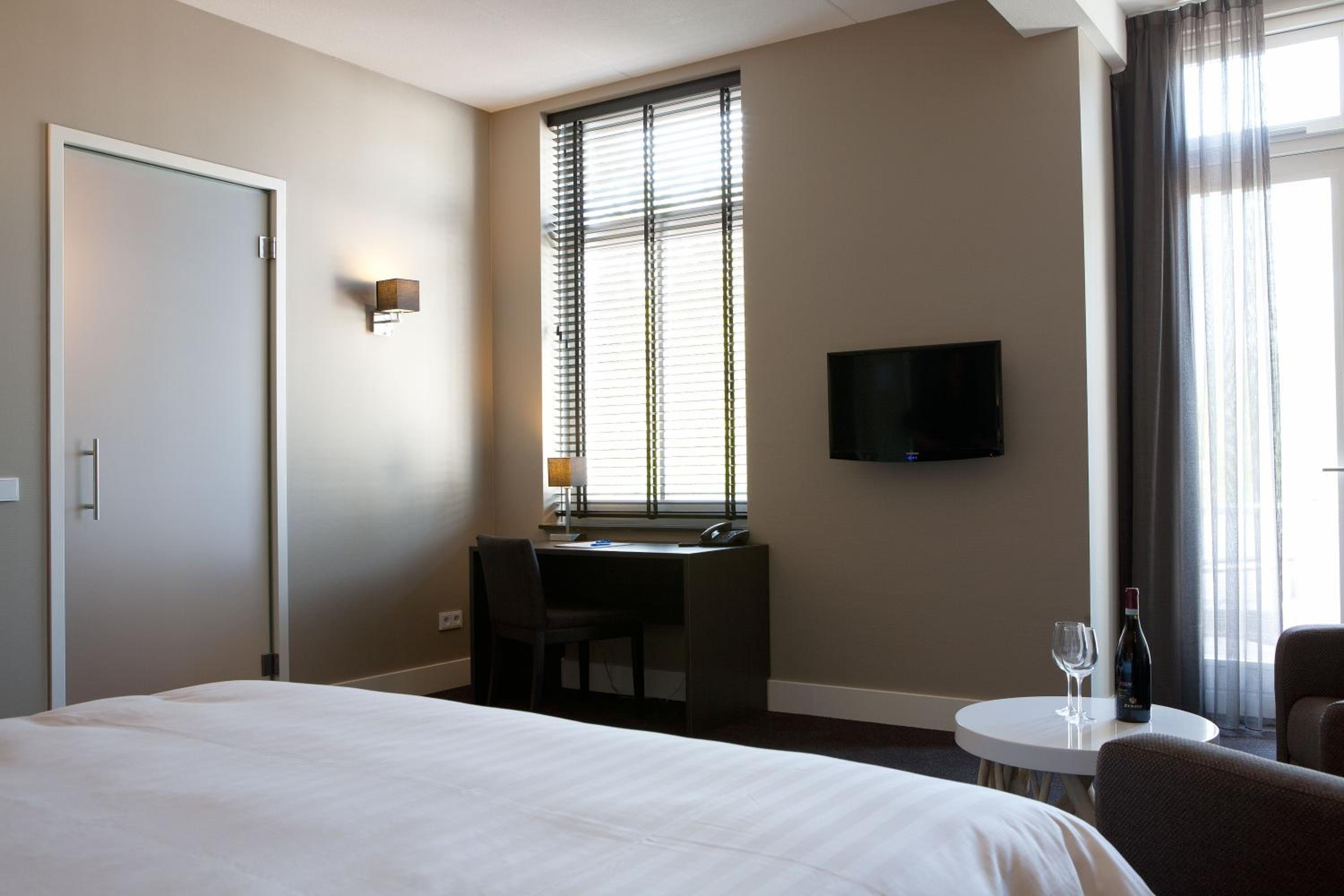 Suite - Photo 3