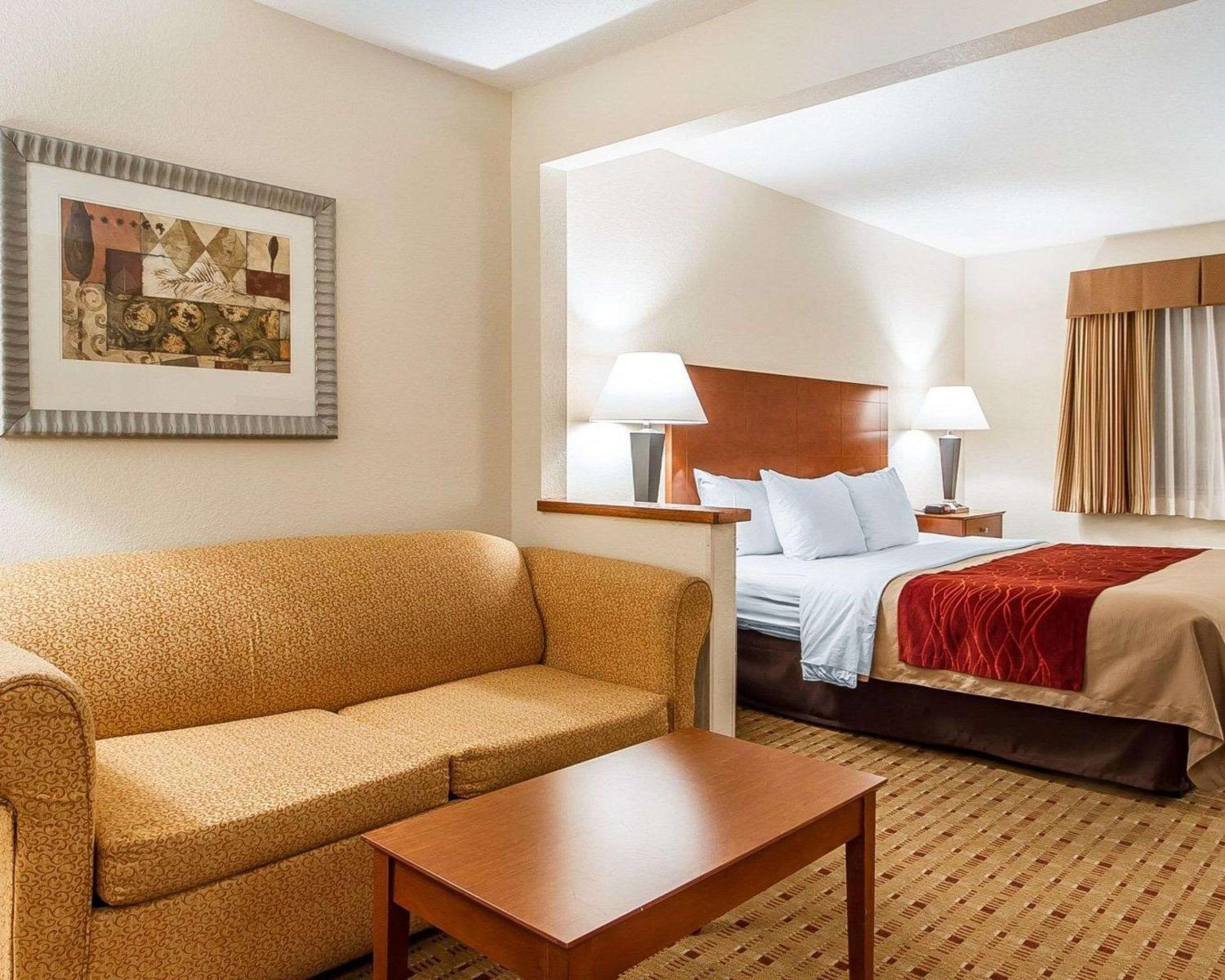King Suite - Non-Smoking - Photo 1
