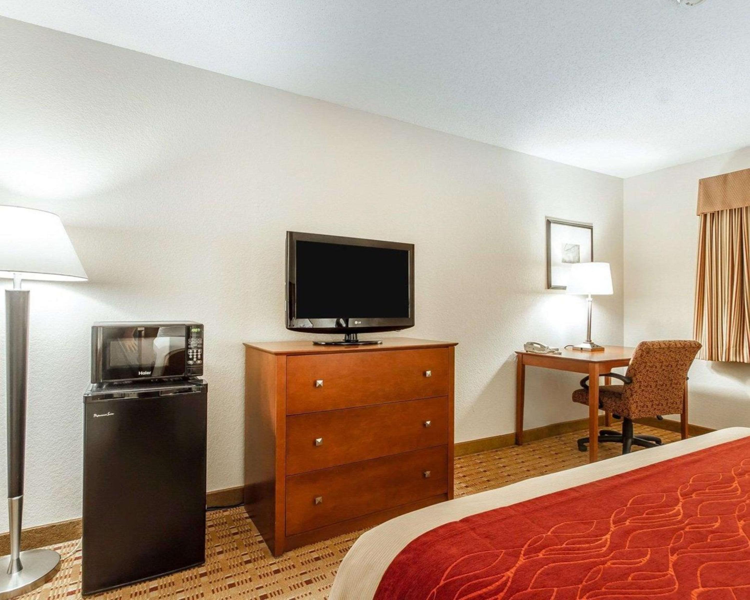 King Room - Non-Smoking - Photo 2
