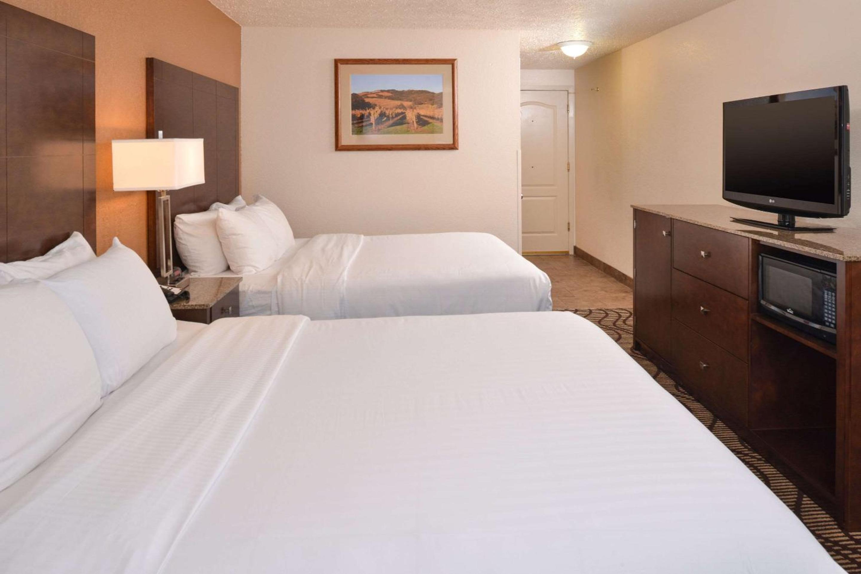 Queen Room with Two Queen Beds - Accessible/Non-Smoking  - Photo 1