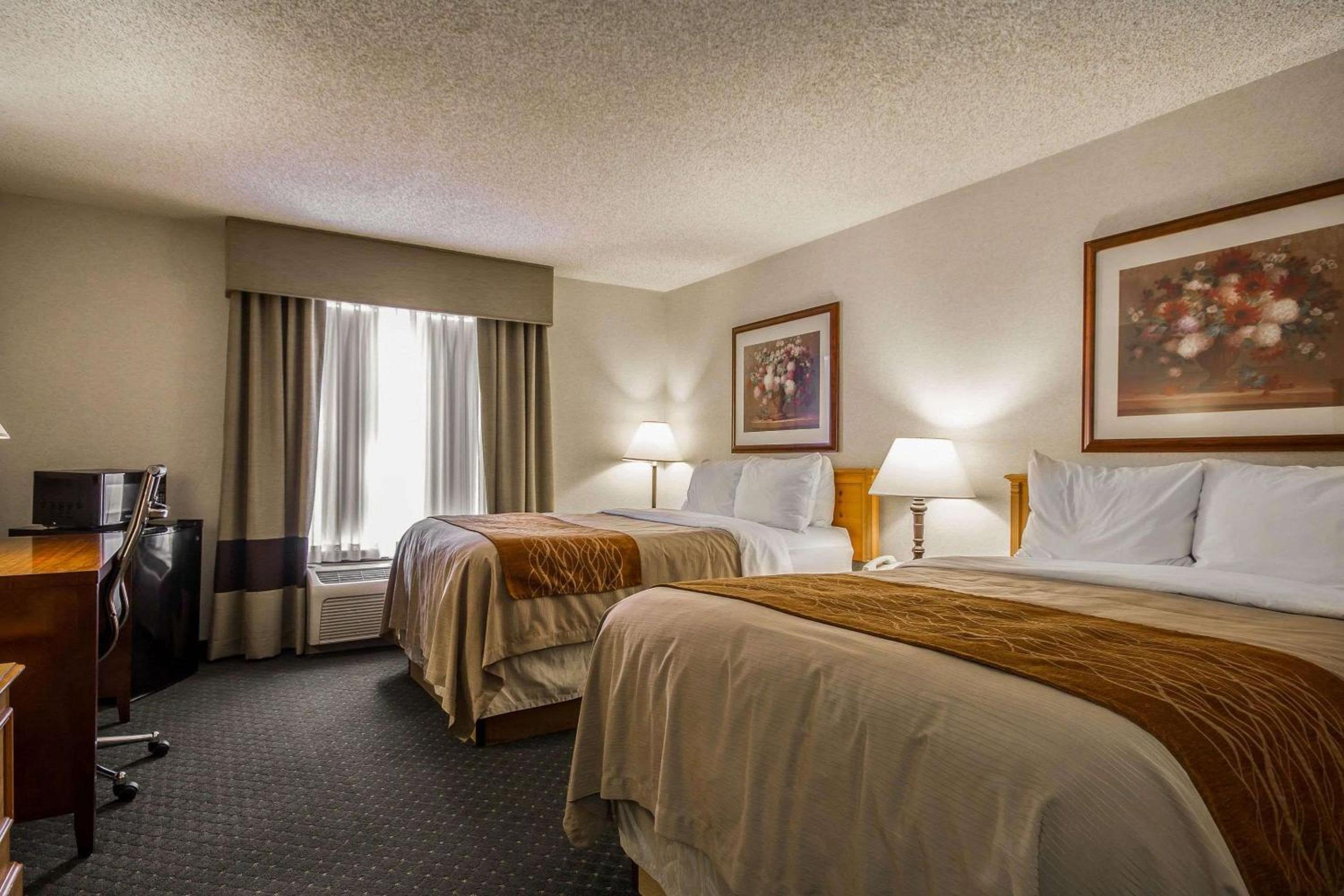Double Room with Two Double Beds - Non-Smoking - Photo 1