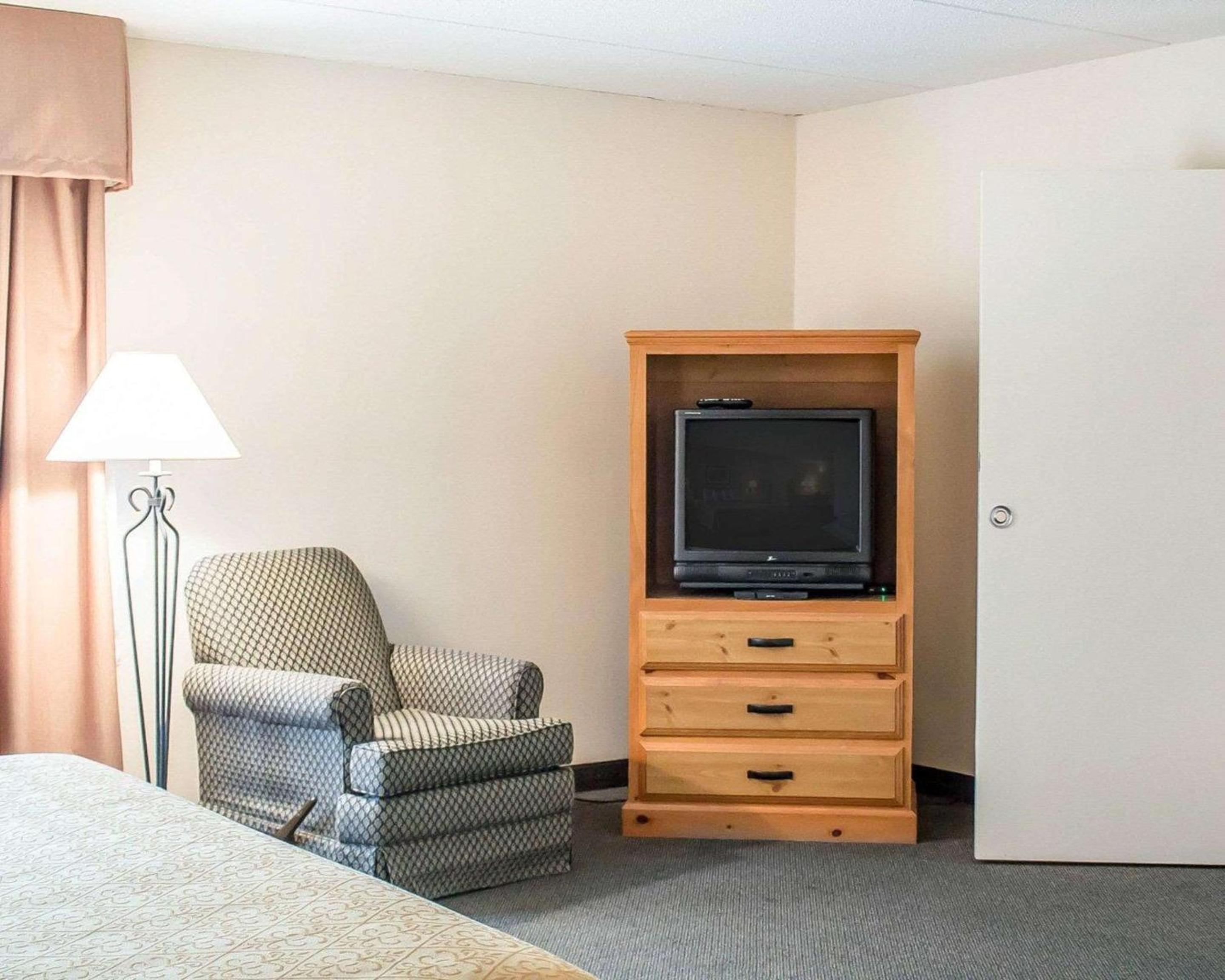 King Room - Non-Smoking - Photo 1