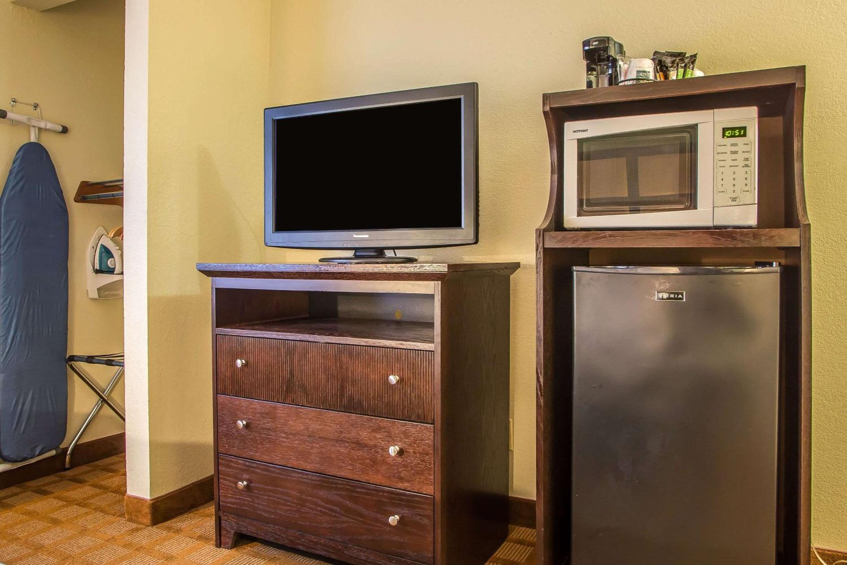 Queen Room - Accessible/Non-Smoking - Photo 1