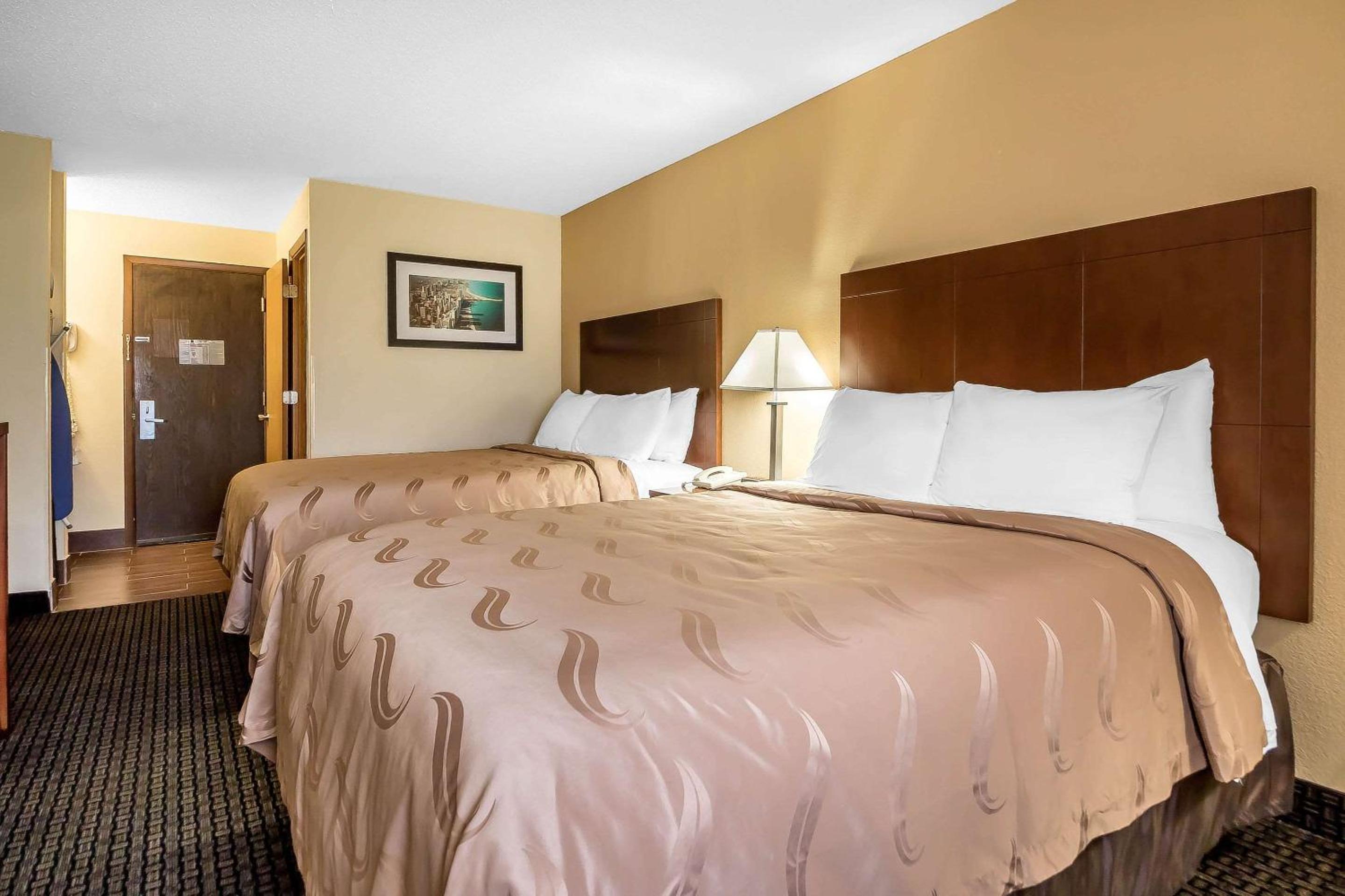 Queen Room with Two Queen Beds - Non-Smoking photo 1