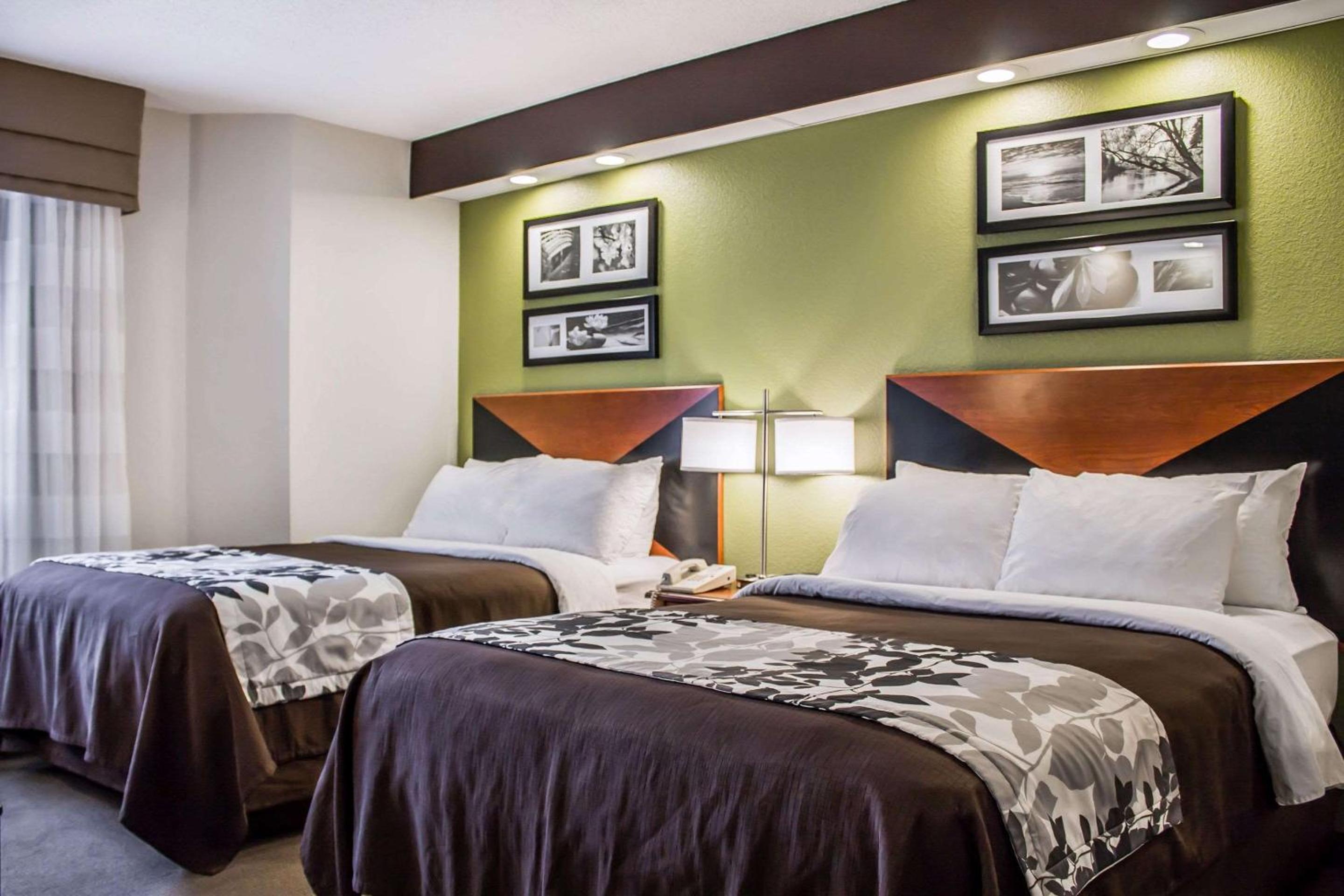 Double Room with Two Double Beds - Non-Smoking - Photo 1