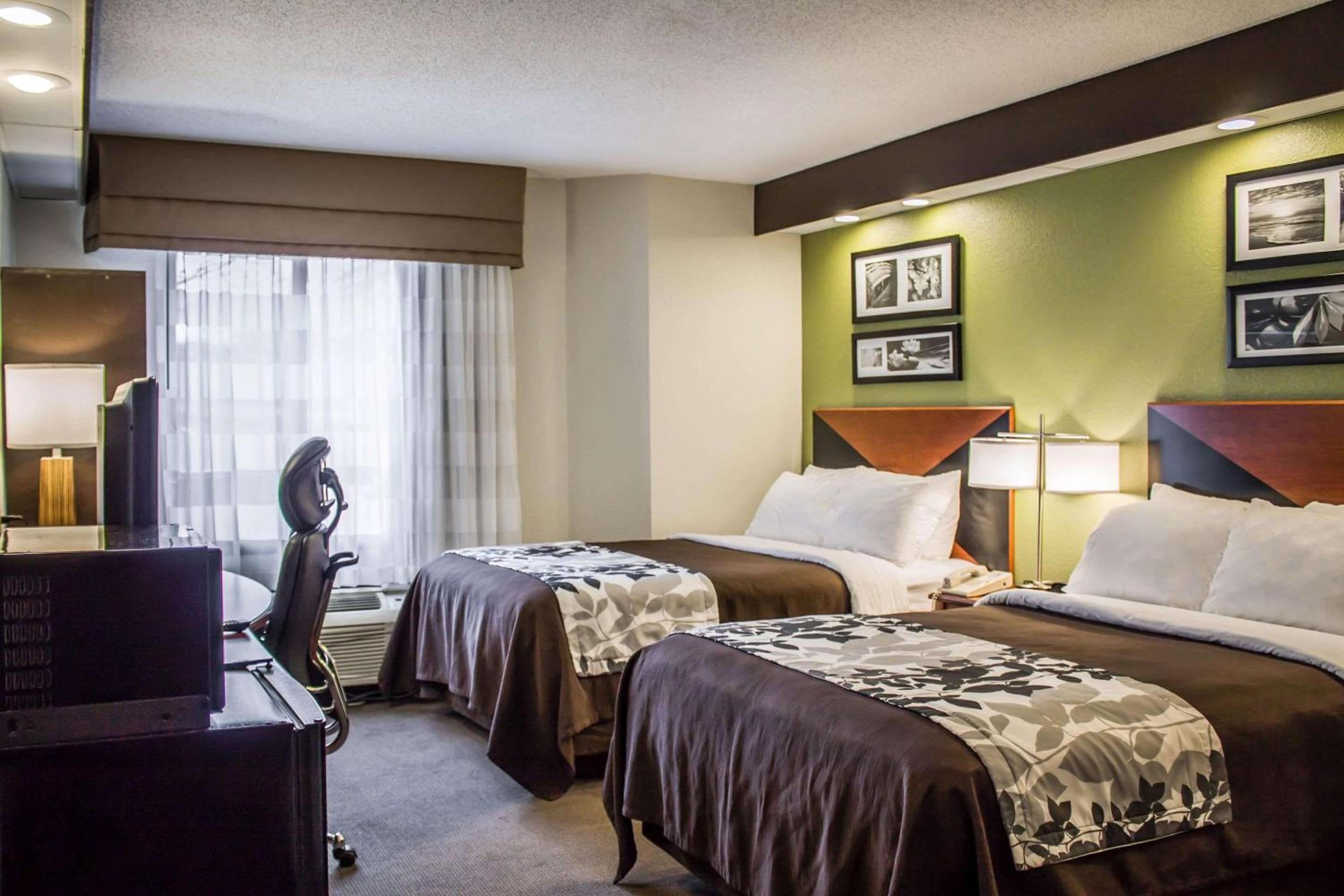 Double Room with Two Double Beds - Non-Smoking - Photo 3