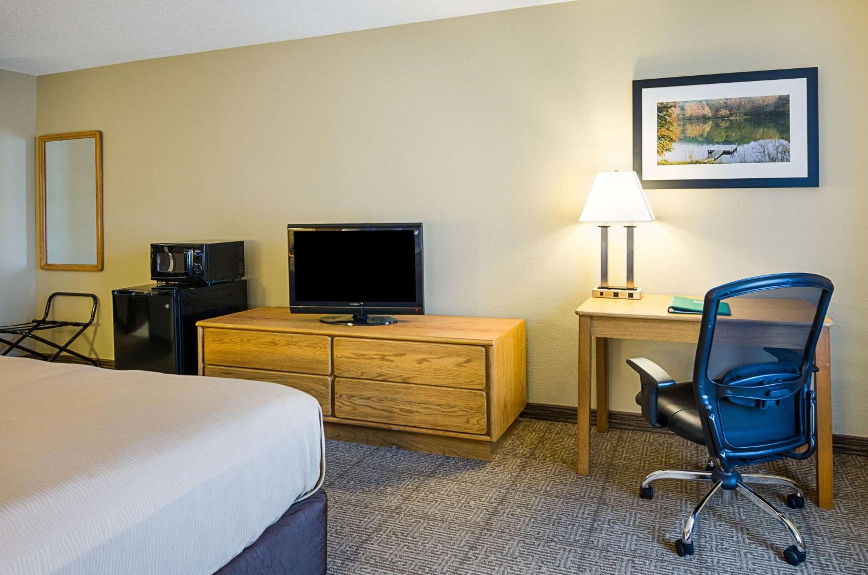 King Room - Accessible/Non-Smoking photo 3