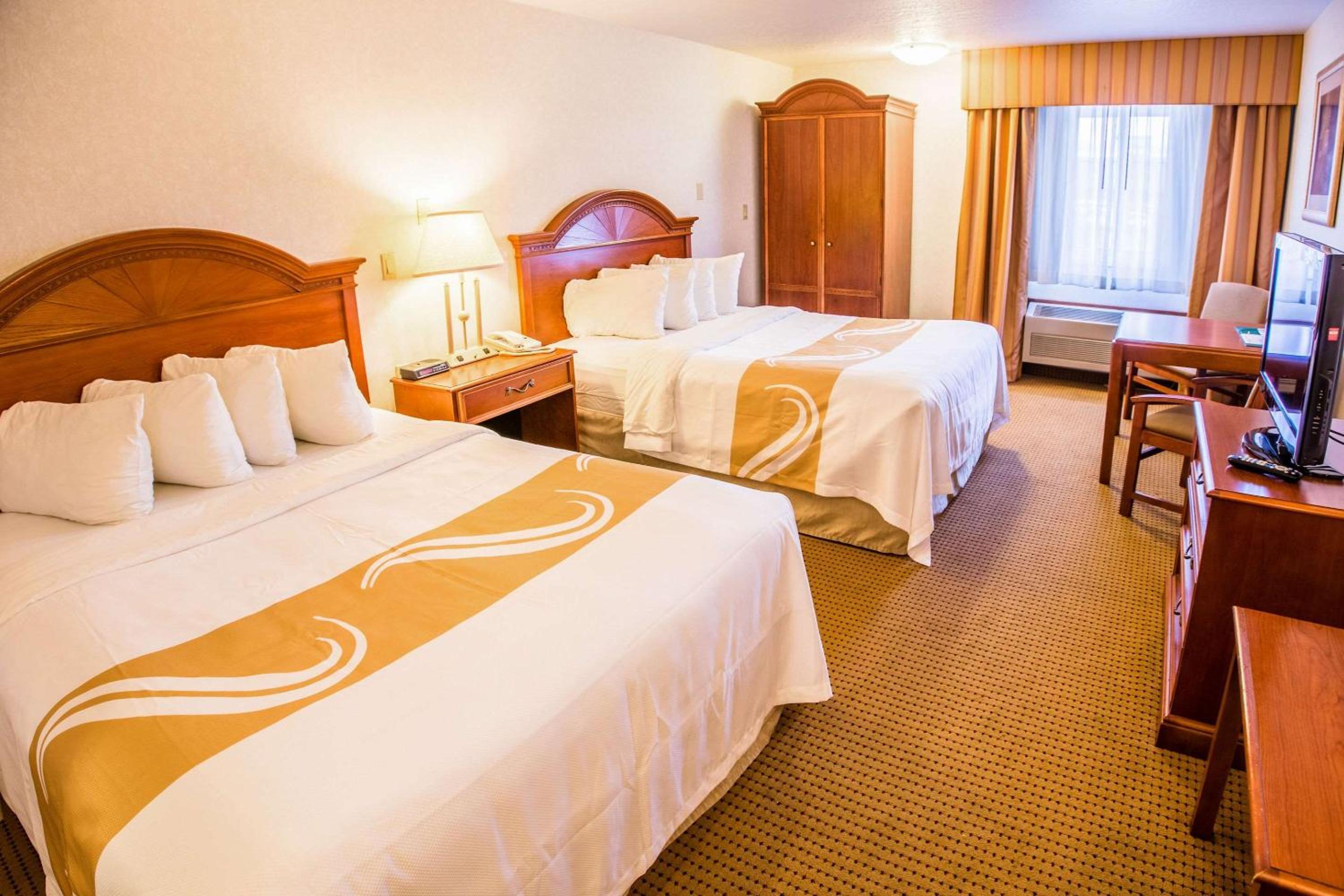 Queen Room with Two Queen Beds - Non-Smoking - Photo 1