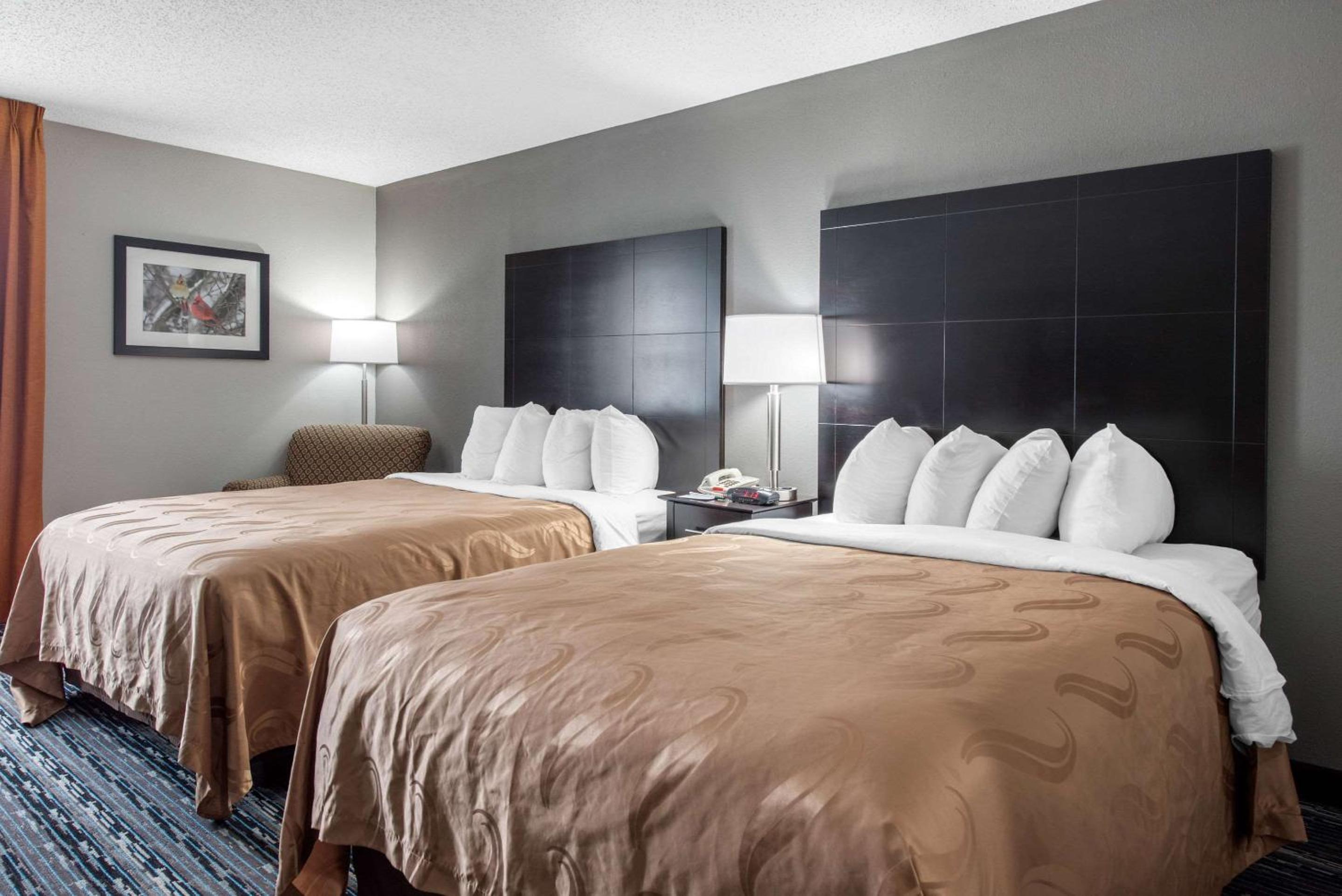 Double Room with Two Double Beds - Non-Smoking - Photo 2