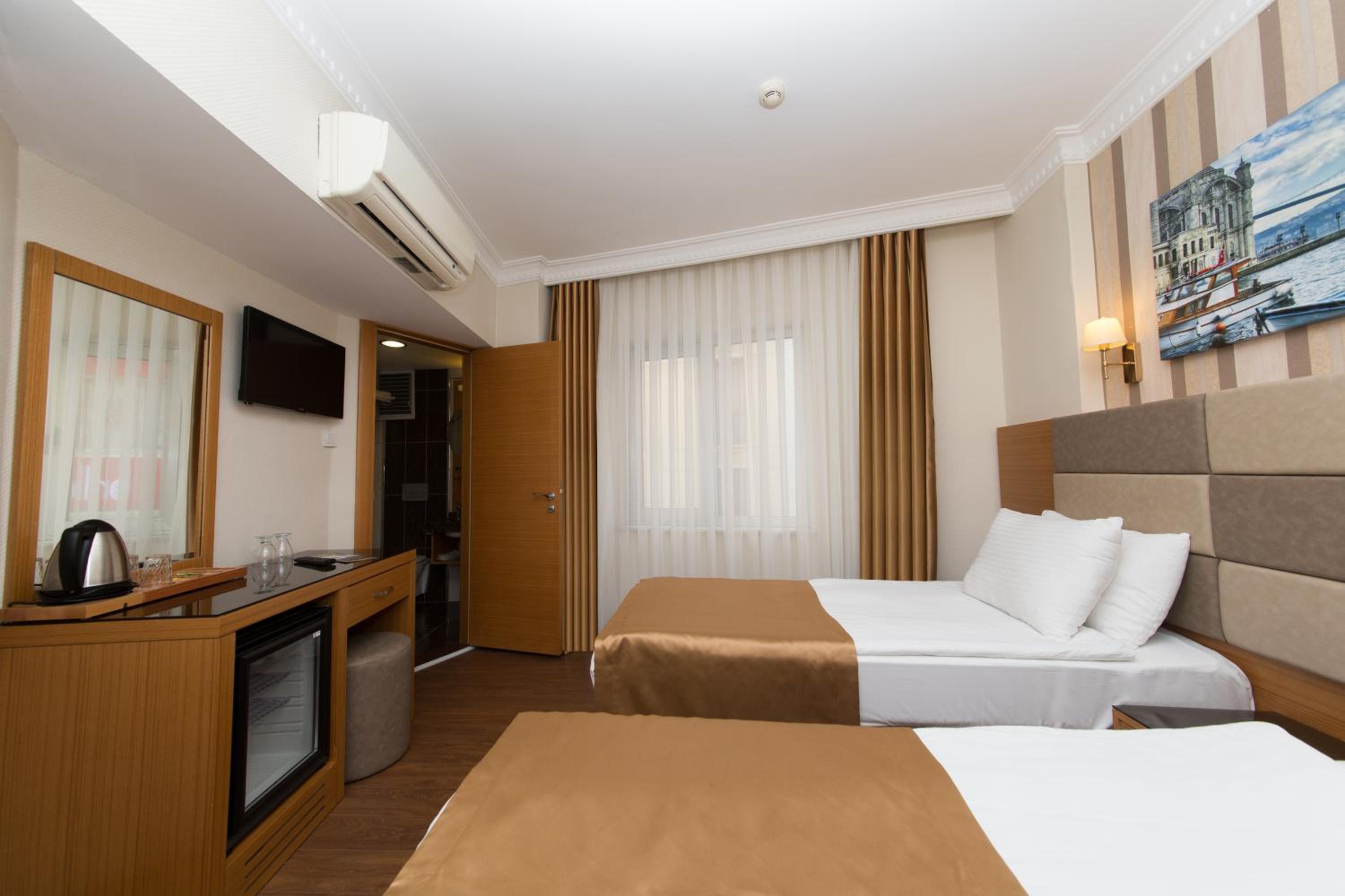 Economy Double Room photo 3