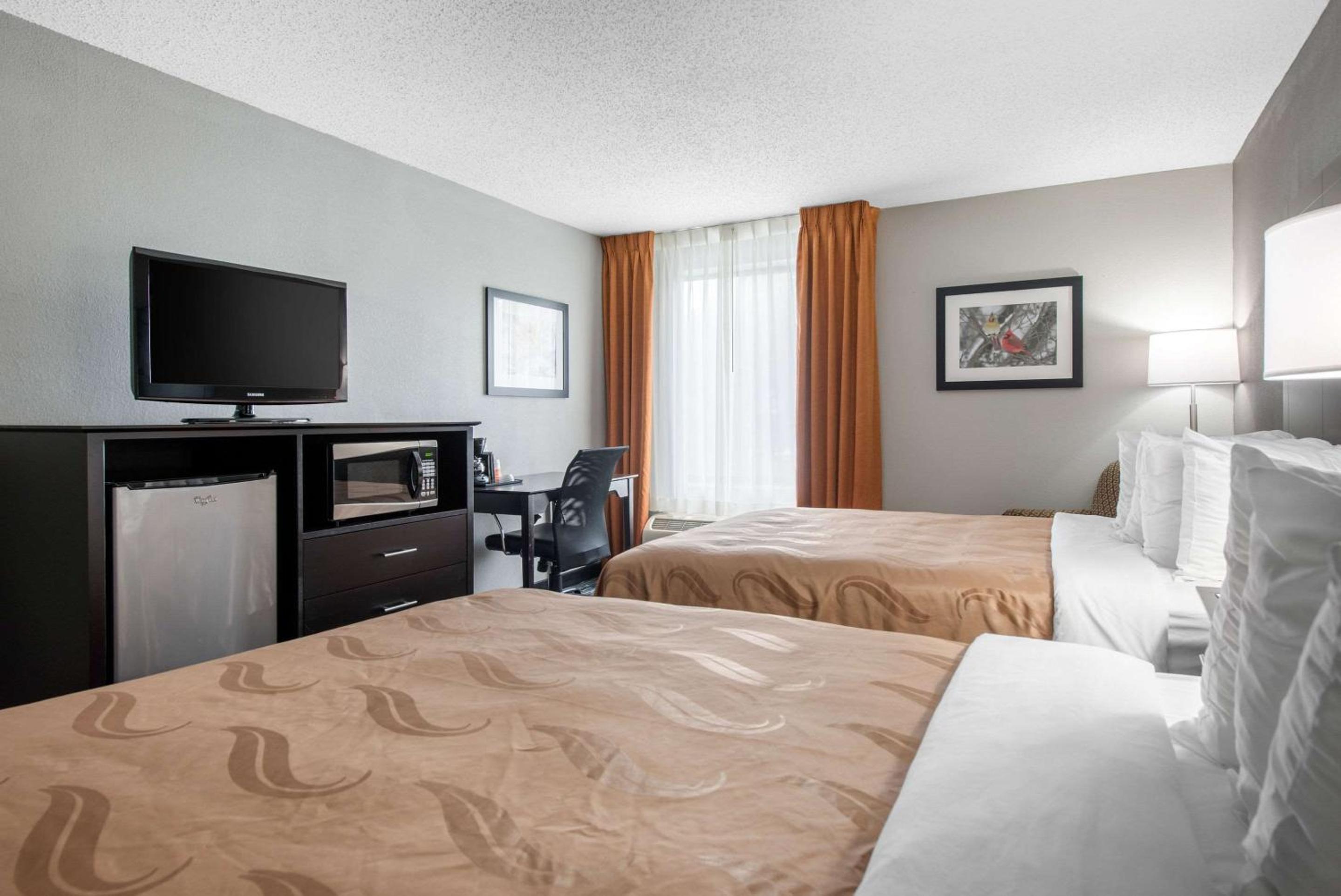 Double Room with Two Double Beds - Non-Smoking - Photo 3