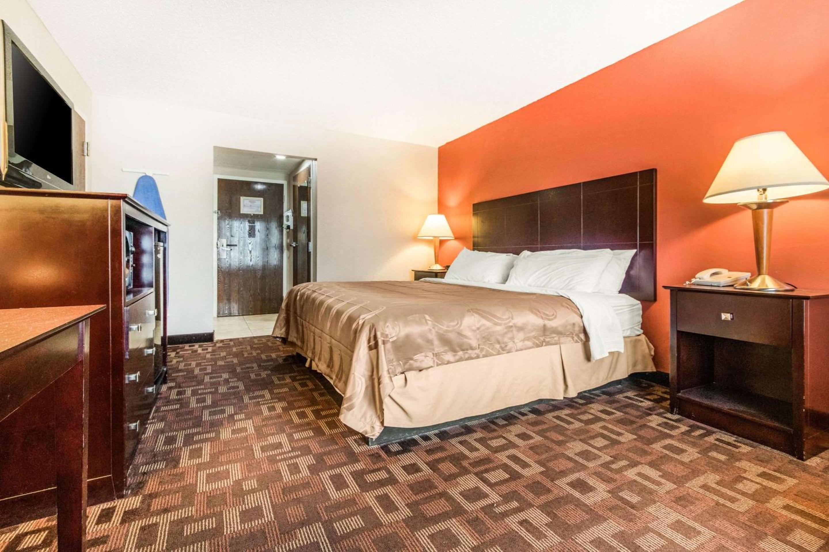 King Suite with Sofa Bed - Photo 6