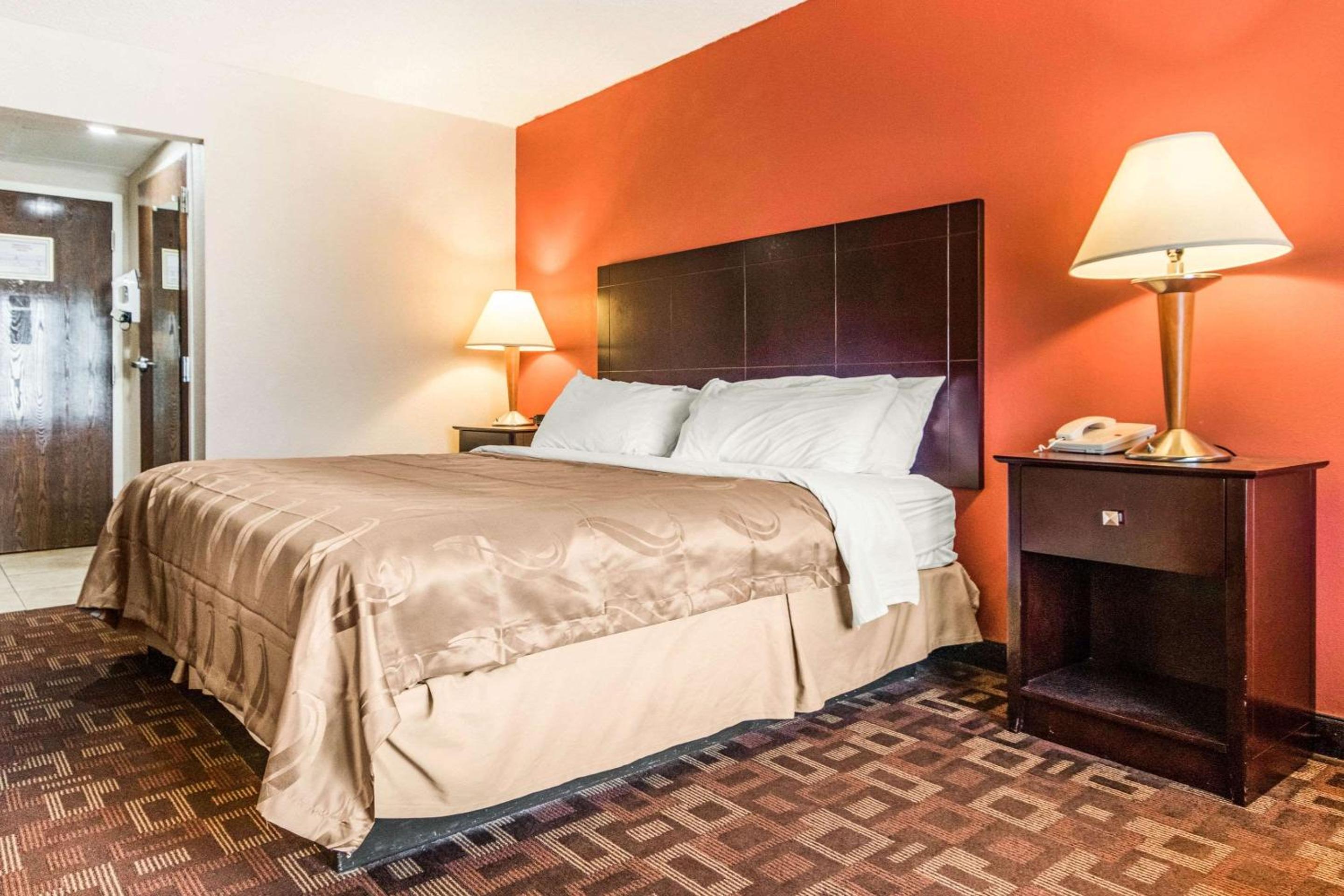 King Suite with Sofa Bed - Photo 5