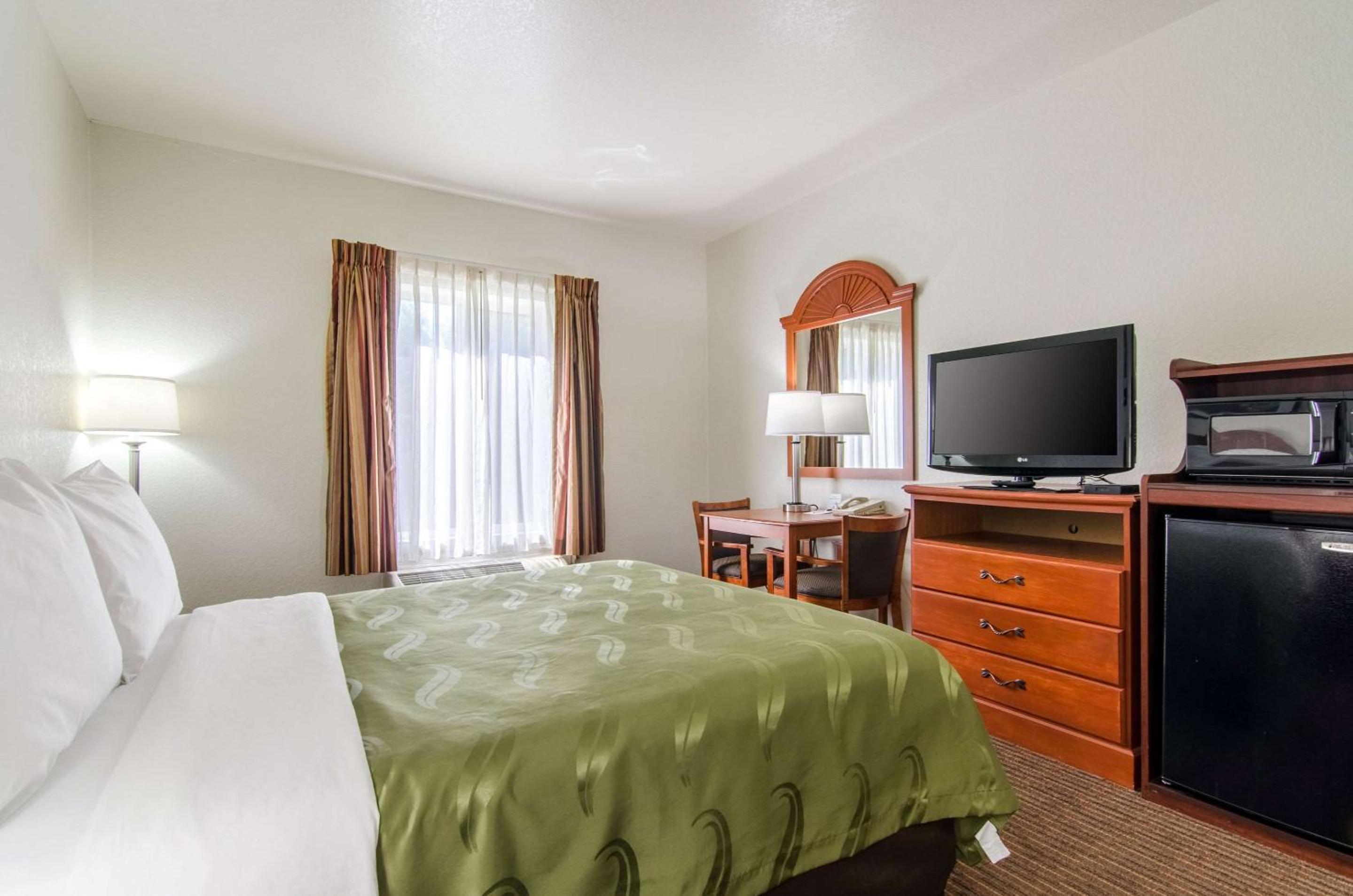Queen Room - Accessible/Nonsmoking - Photo 4