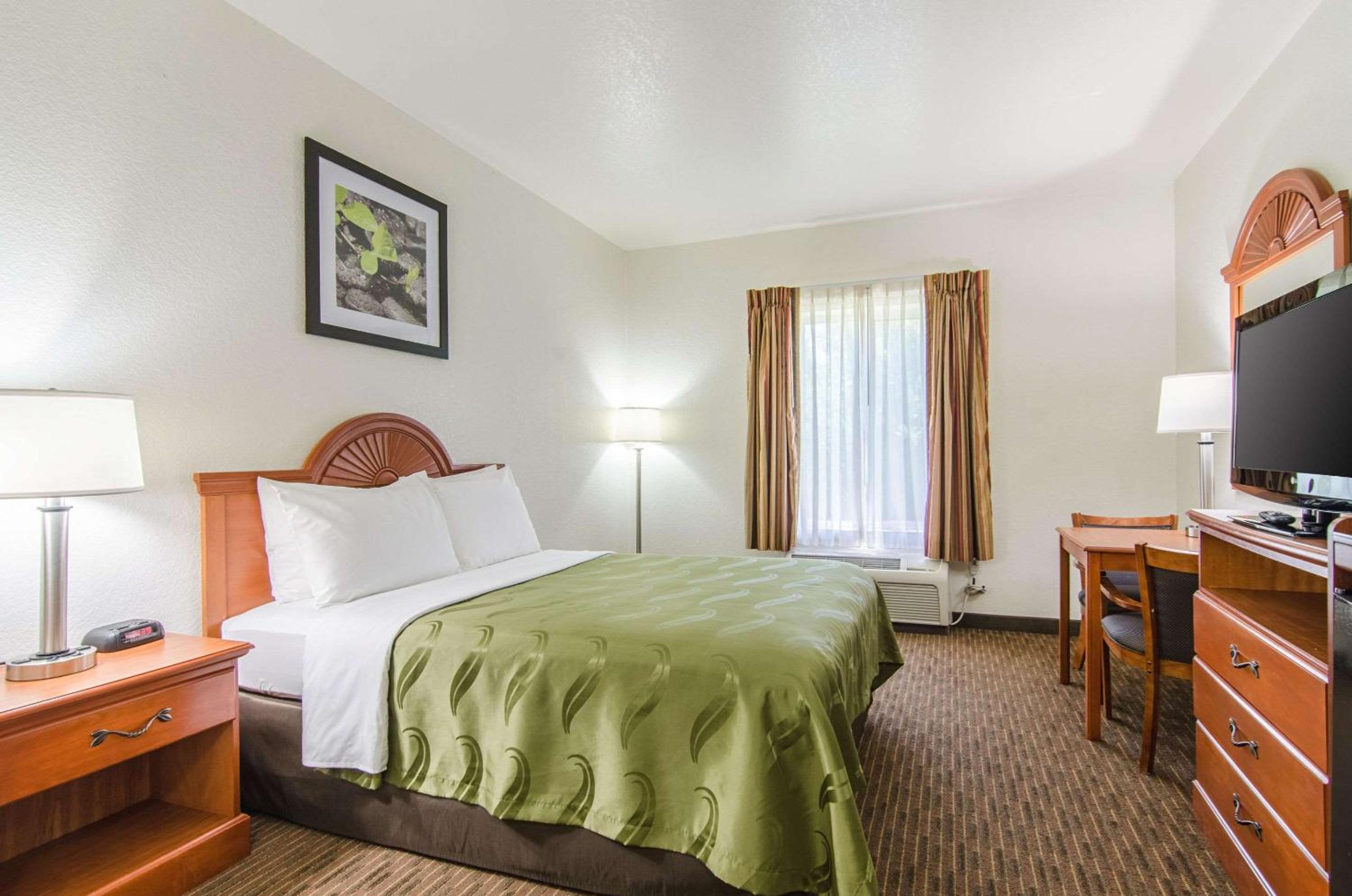 Queen Room - Accessible/Nonsmoking - Photo 3