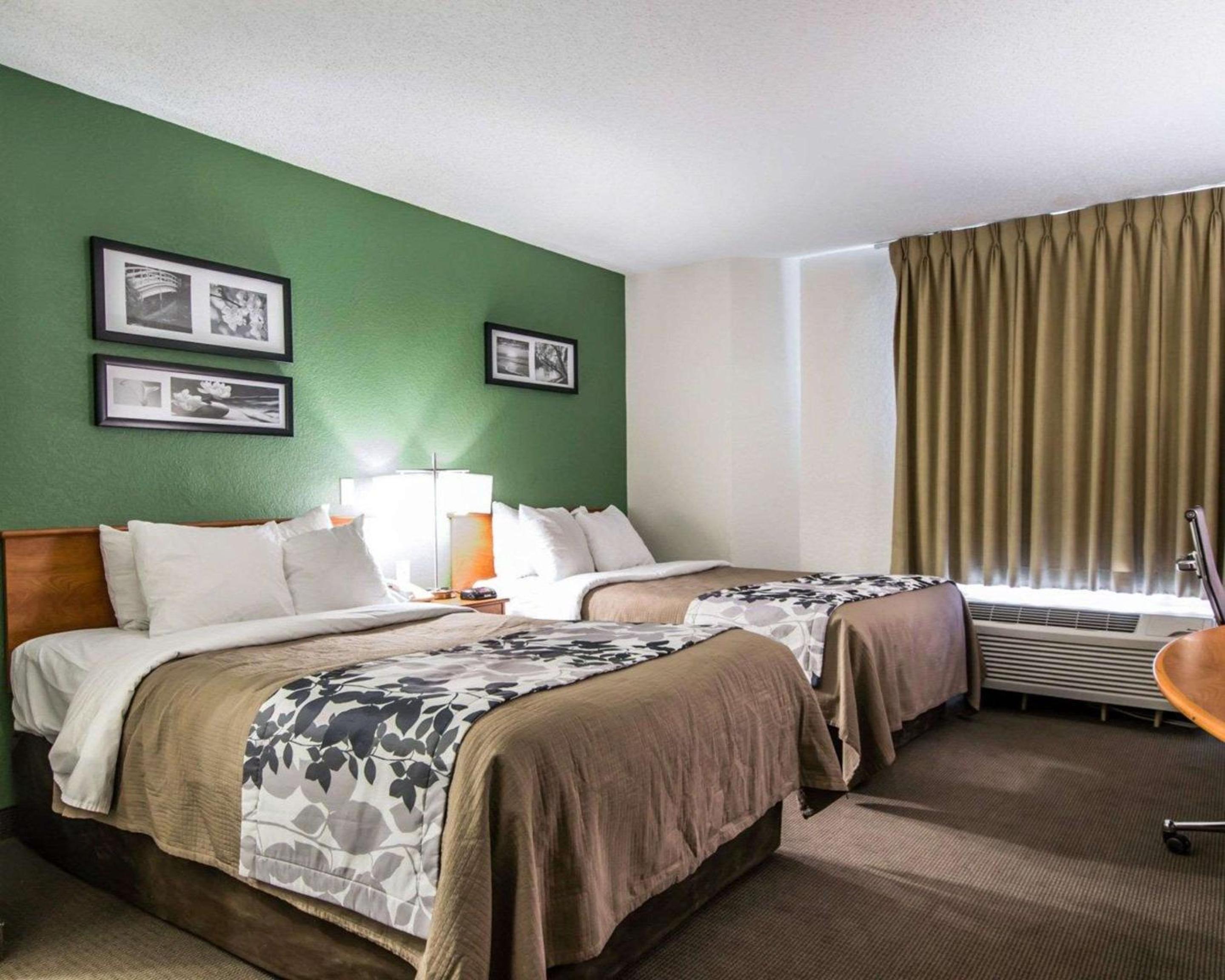 Double Room With Two Double Beds - Non-Smoking - Photo 2