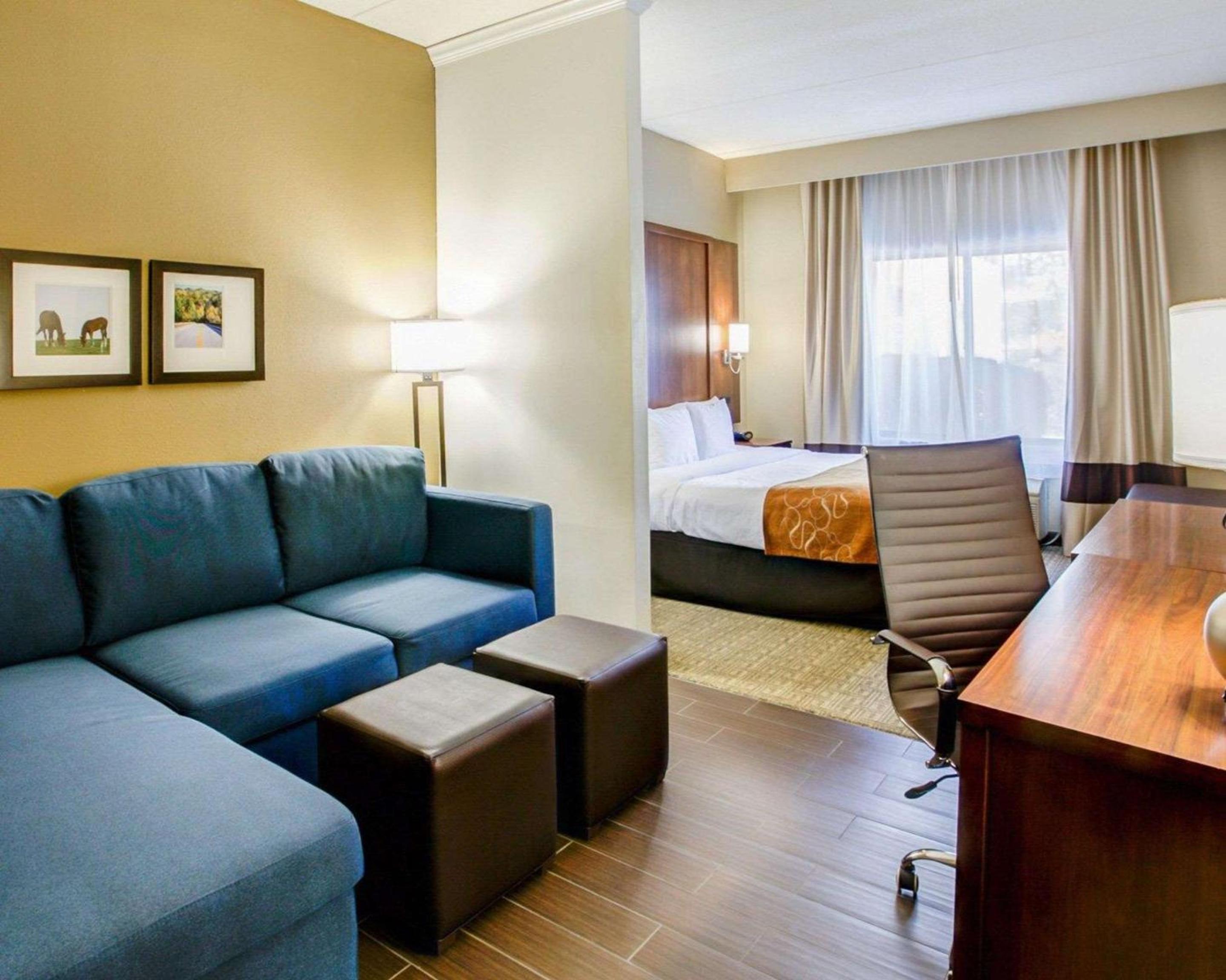 Standard King Suite - Non-Smoking photo 1