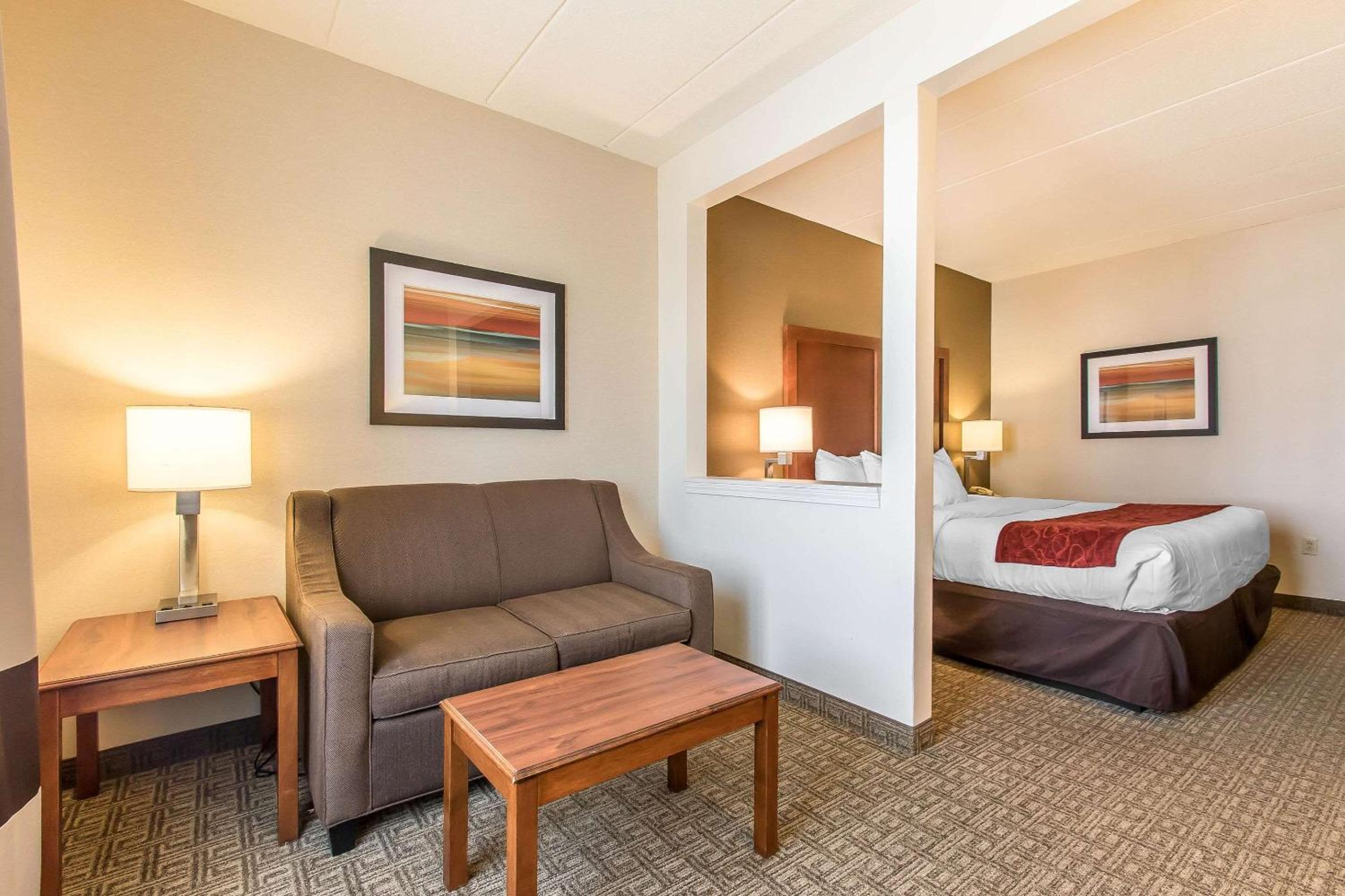 King Suite - Non-Smoking - Photo 1