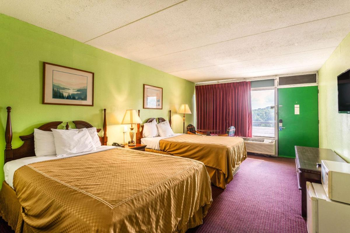 Double Room with Two Double Beds - Non-Smoking photo 2
