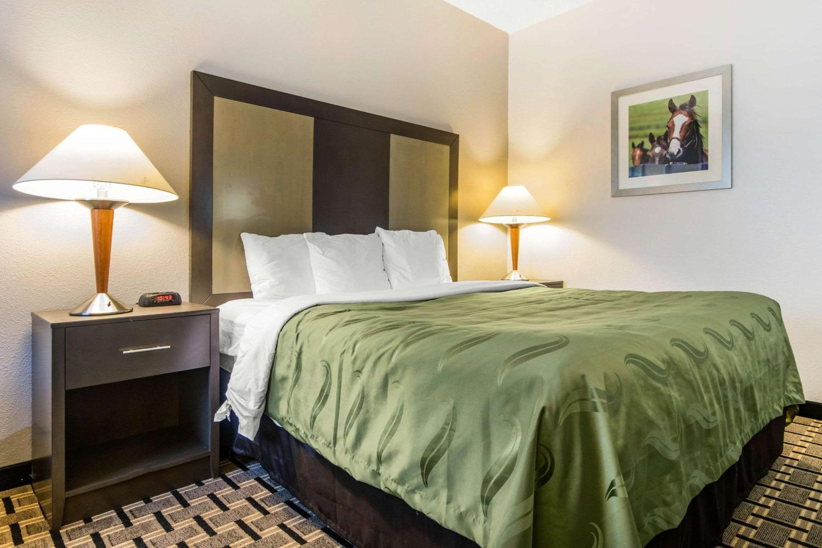 King Room - Accessible/Non-Smoking - Photo 1