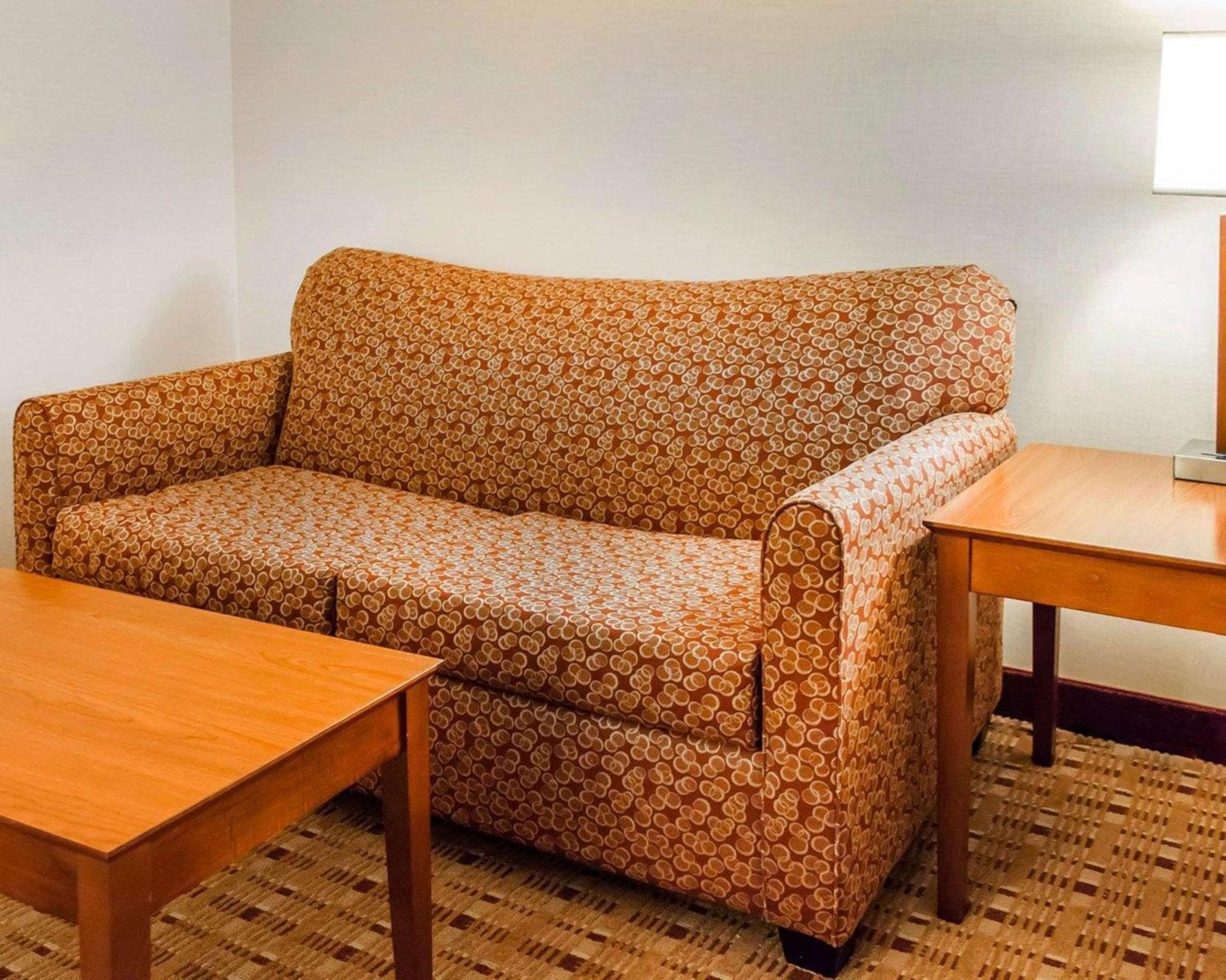 King Suite - Non-Smoking - Photo 1