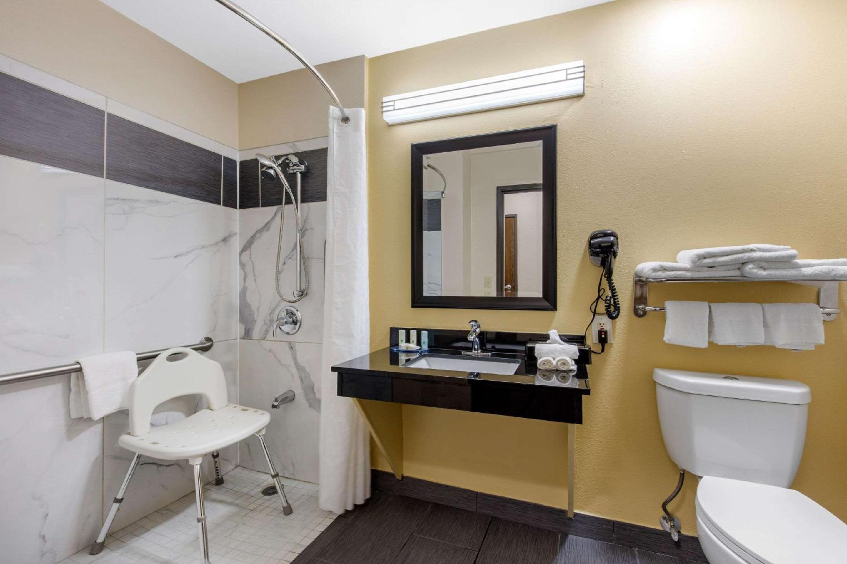 King Room Upgrade - Accessible/Non-Smoking - Photo 1