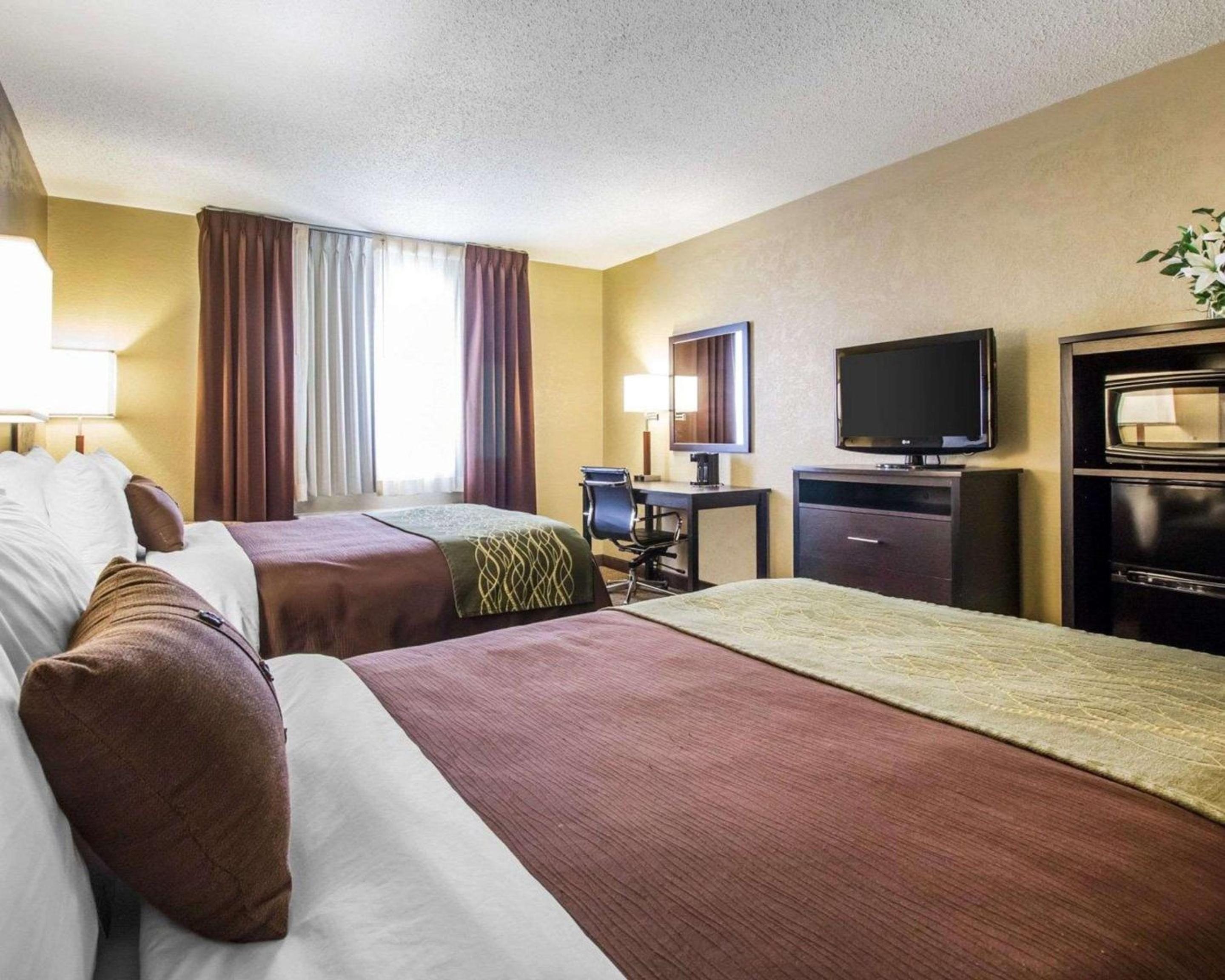 Double Room with Two Double Beds - Photo 1